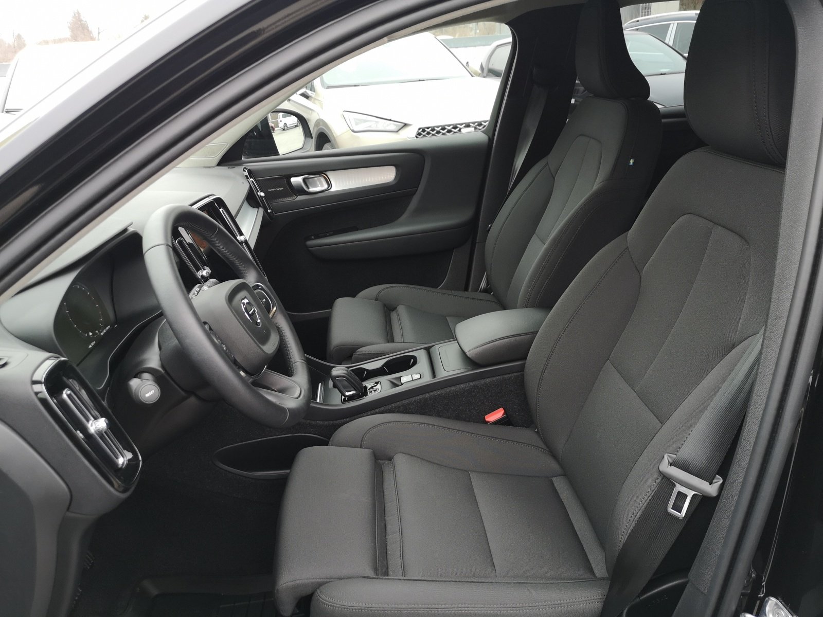 VOLVO XC40 B4 Benzin Mild Hybrid AWD Momentum Geartronic, Hybride Léger Essence/Électricité, Occasion / Utilisé, Automatique - 7