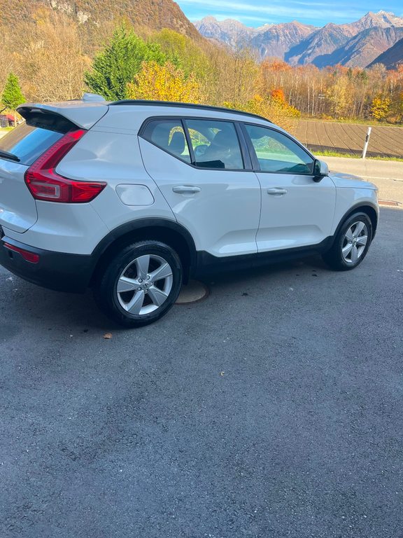 VOLVO XC40 2.0 D3 Momentum AWD, Diesel, Occasion / Utilisé, Automatique - 4