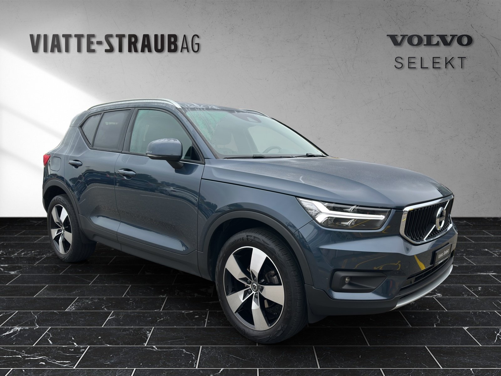 VOLVO XC40 1.5 T2 Momentum, Petrol, Second hand / Used, Automatic - 2