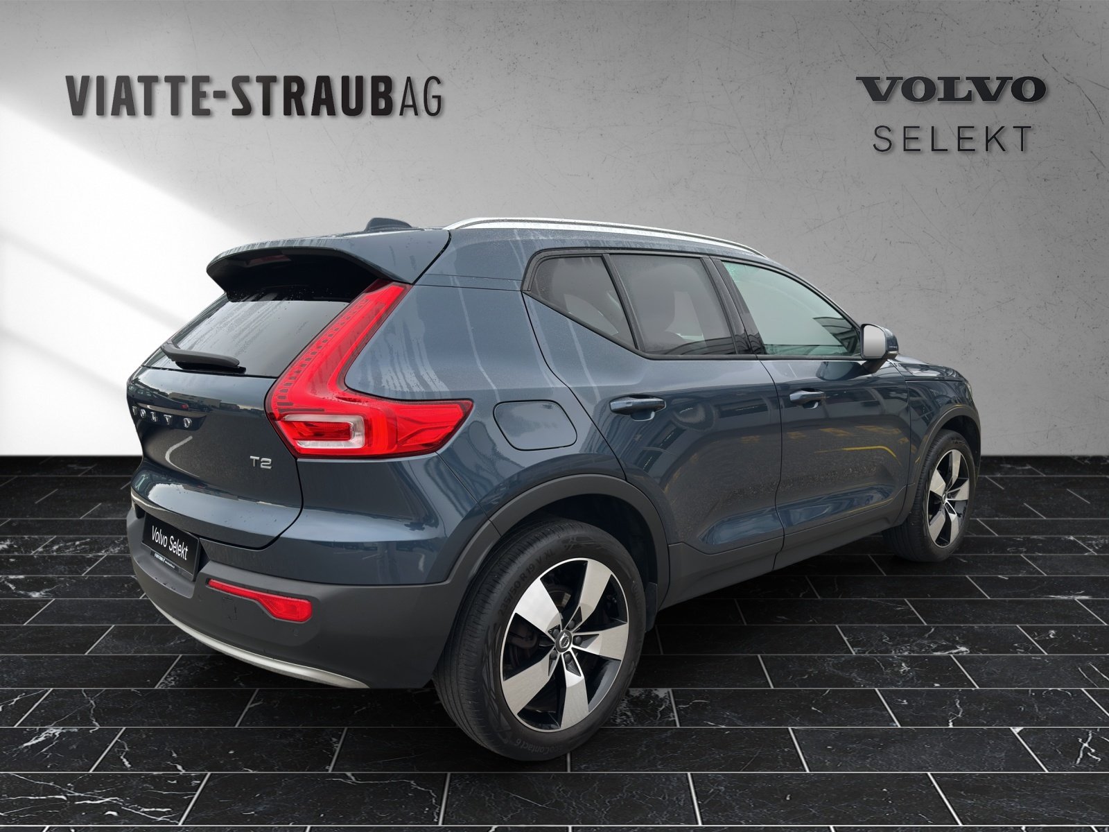 VOLVO XC40 1.5 T2 Momentum, Petrol, Second hand / Used, Automatic - 3