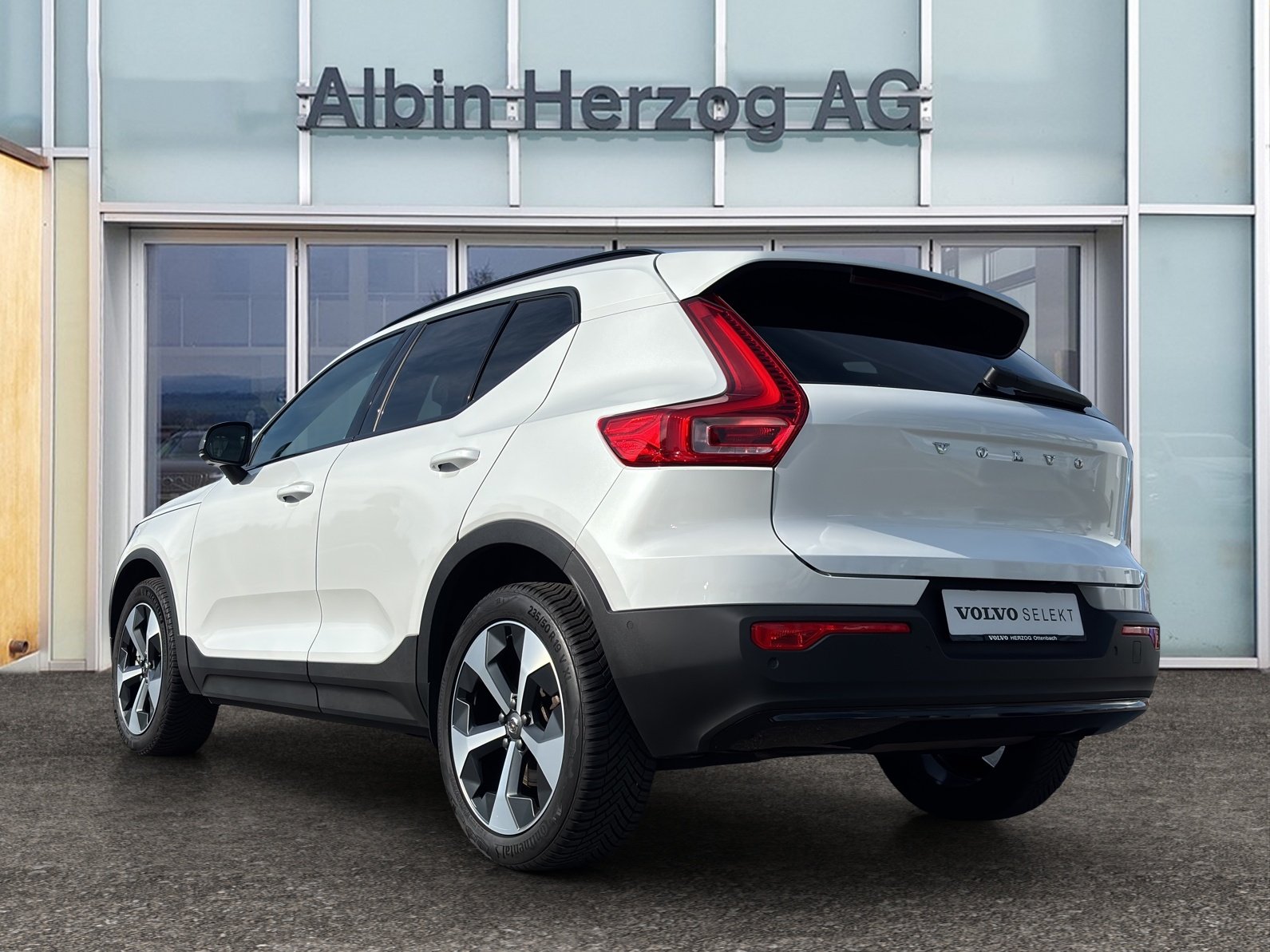 VOLVO XC40 2.0 B4 MH Plus Dark, Hybride Léger Essence/Électricité, Occasion / Utilisé, Automatique - 3