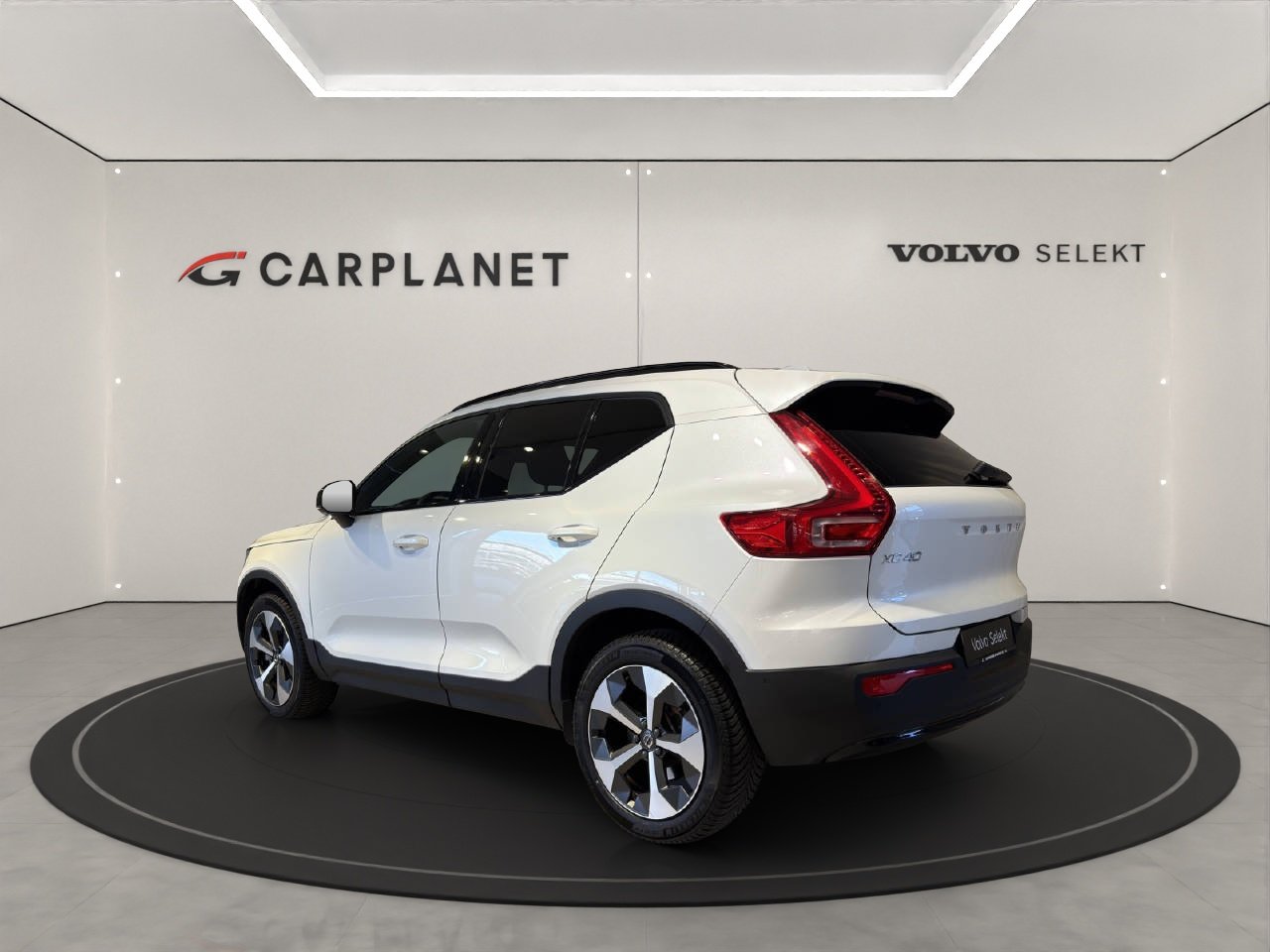 VOLVO XC40 2.0 B3 MH Plus Dark, Mild-Hybrid Petrol/Electric, Second hand / Used, Automatic - 4