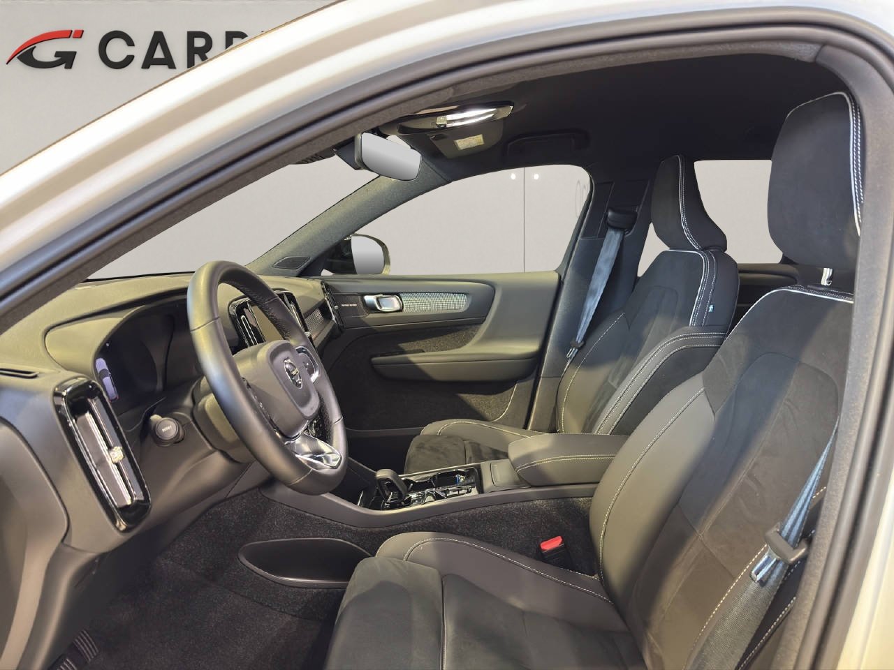 VOLVO XC40 2.0 B3 MH Plus Dark, Mild-Hybrid Petrol/Electric, Second hand / Used, Automatic - 6