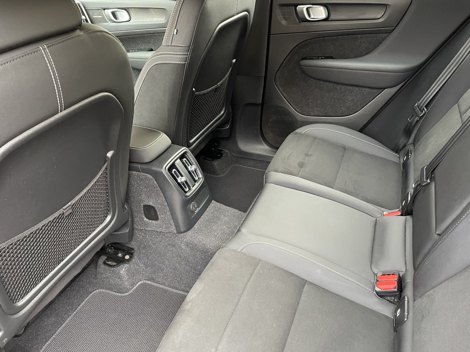 VOLVO XC40 1.5 T4 PiH R-Design, Essence, Occasion / Utilisé, Automatique - 5