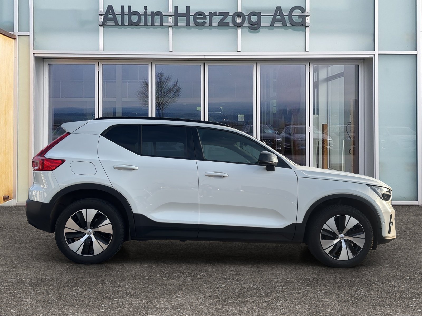 VOLVO XC40 2.0 B4 MH Plus Dark AWD, Hybride Léger Essence/Électricité, Occasion / Utilisé, Automatique - 5