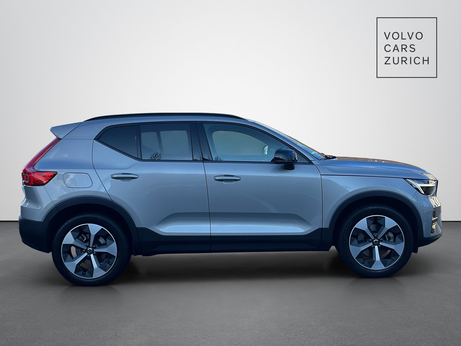 VOLVO XC40 2.0 B4 MH Plus Dark, Mild-Hybrid Benzin/Elektro, Occasion / Gebraucht, Automatik - 4