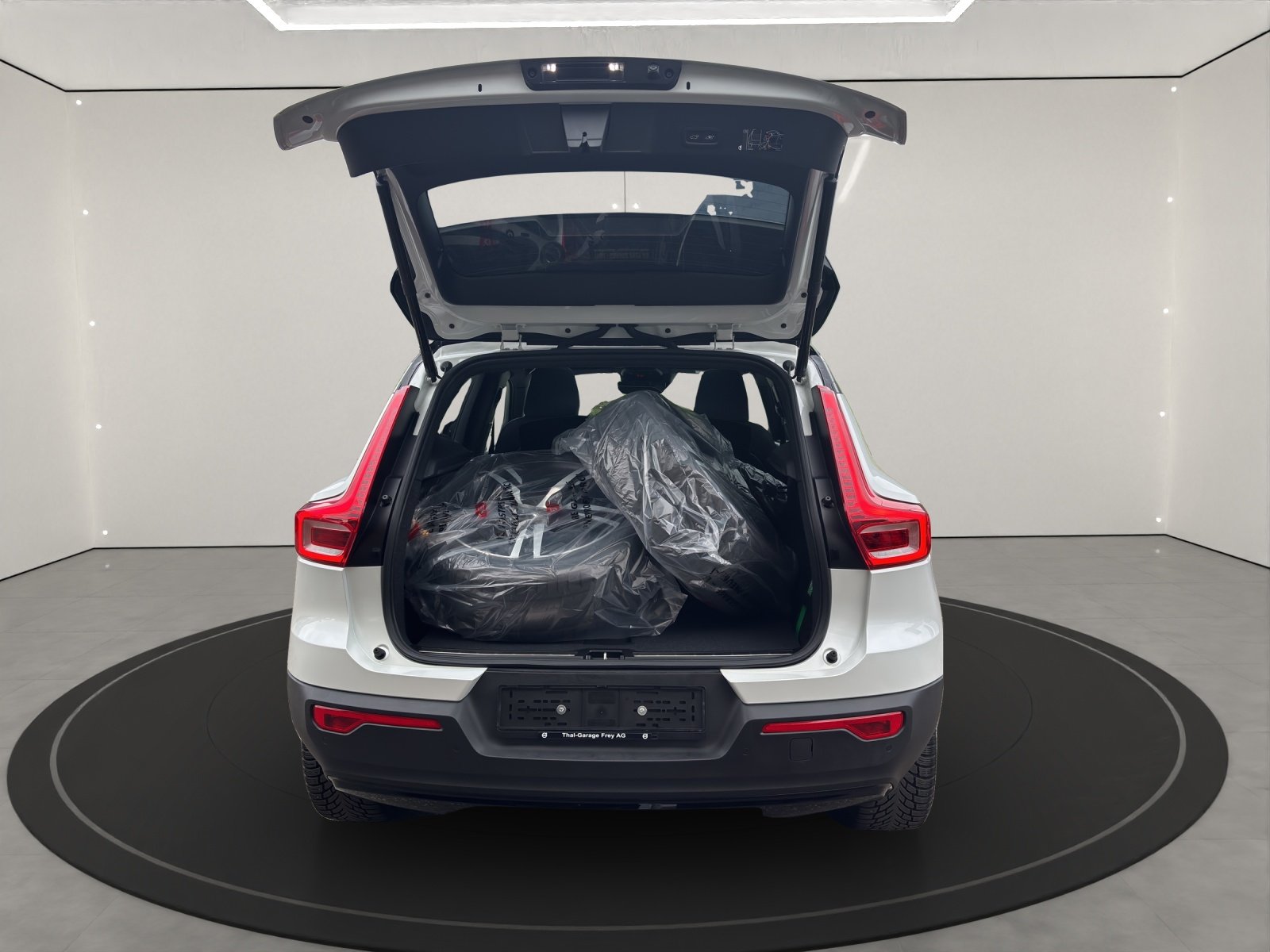 VOLVO XC40 1.5 T5 PiH R-Design, Hybride Rechargeable Essence/Électricité, Occasion / Utilisé, Automatique - 6