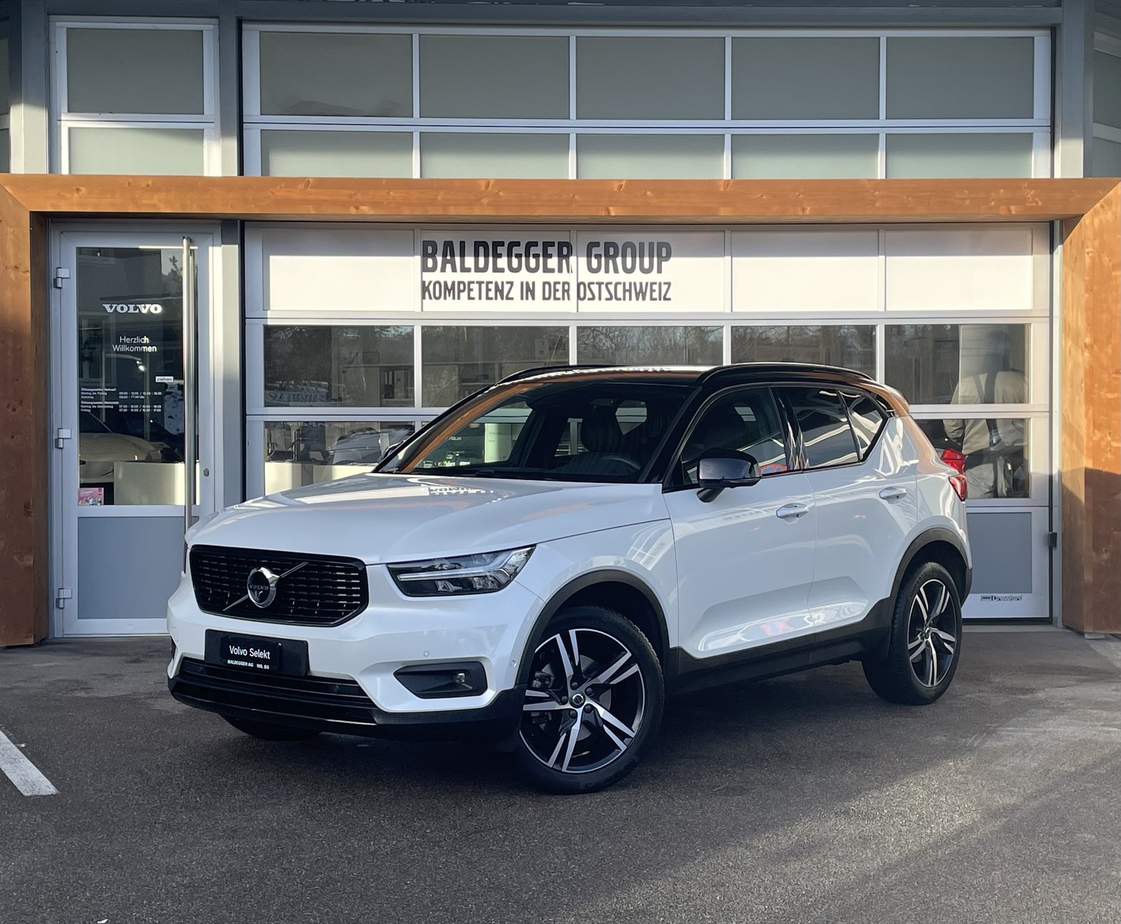 VOLVO XC40 2.0 B5 MH R-Design AWD