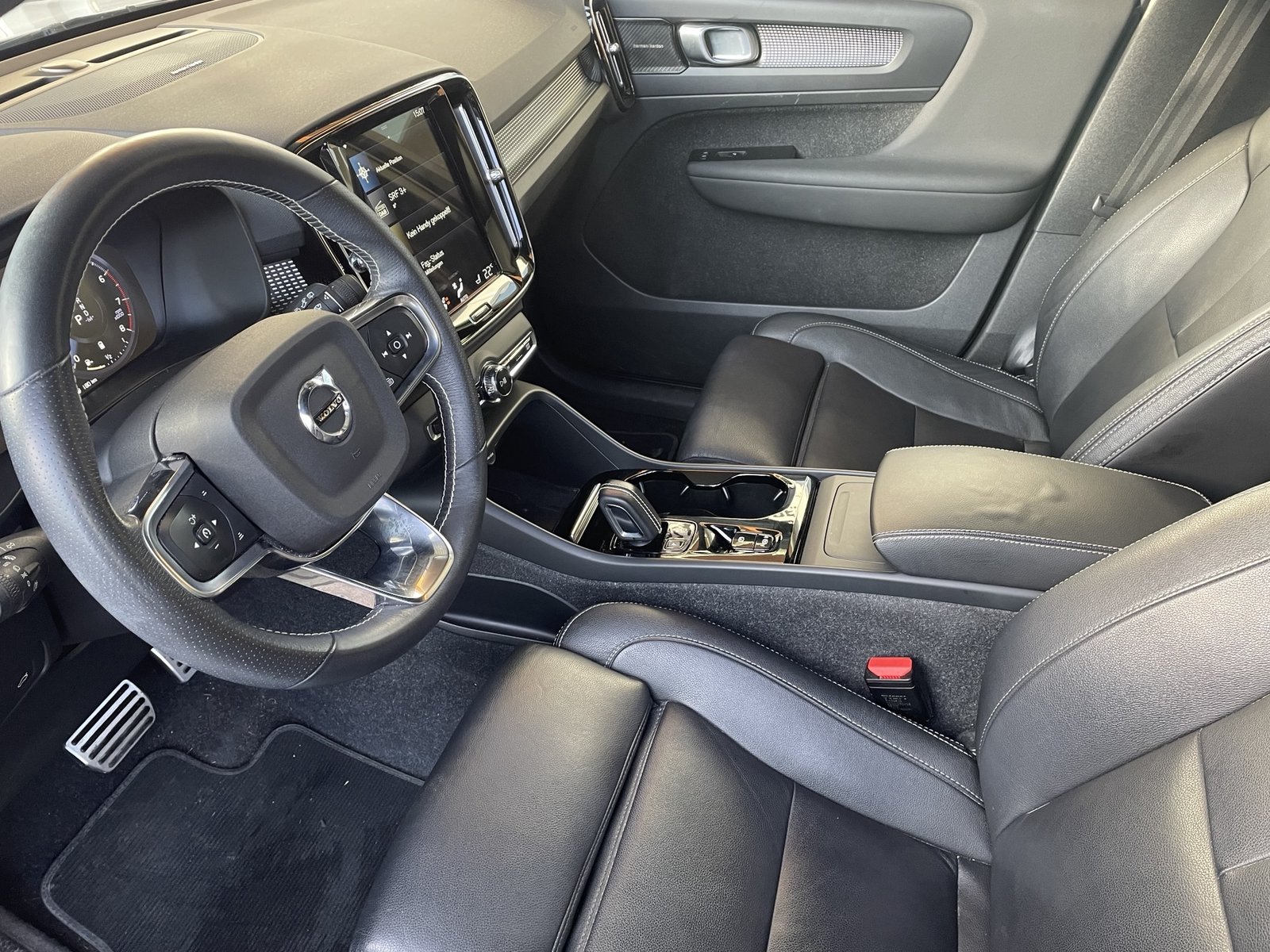VOLVO XC40 2.0 B5 MH R-Design AWD, Full-Hybrid Petrol/Electric, Second hand / Used, Automatic - 4