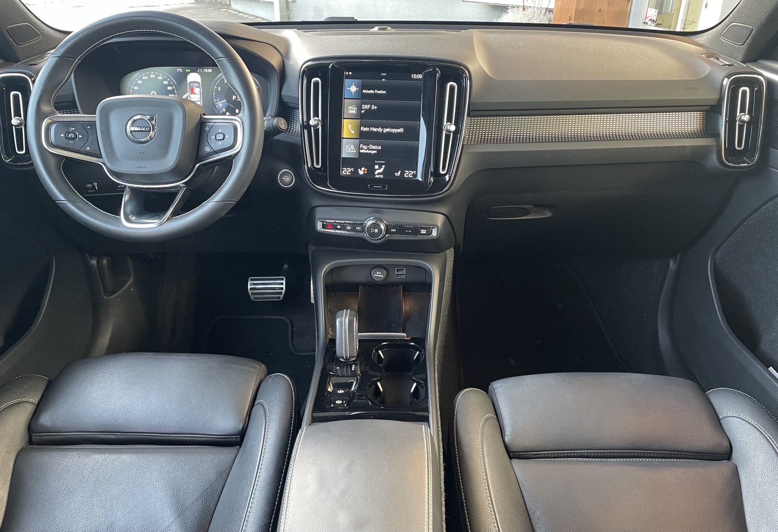 VOLVO XC40 2.0 B5 MH R-Design AWD, Full-Hybrid Petrol/Electric, Second hand / Used, Automatic - 6