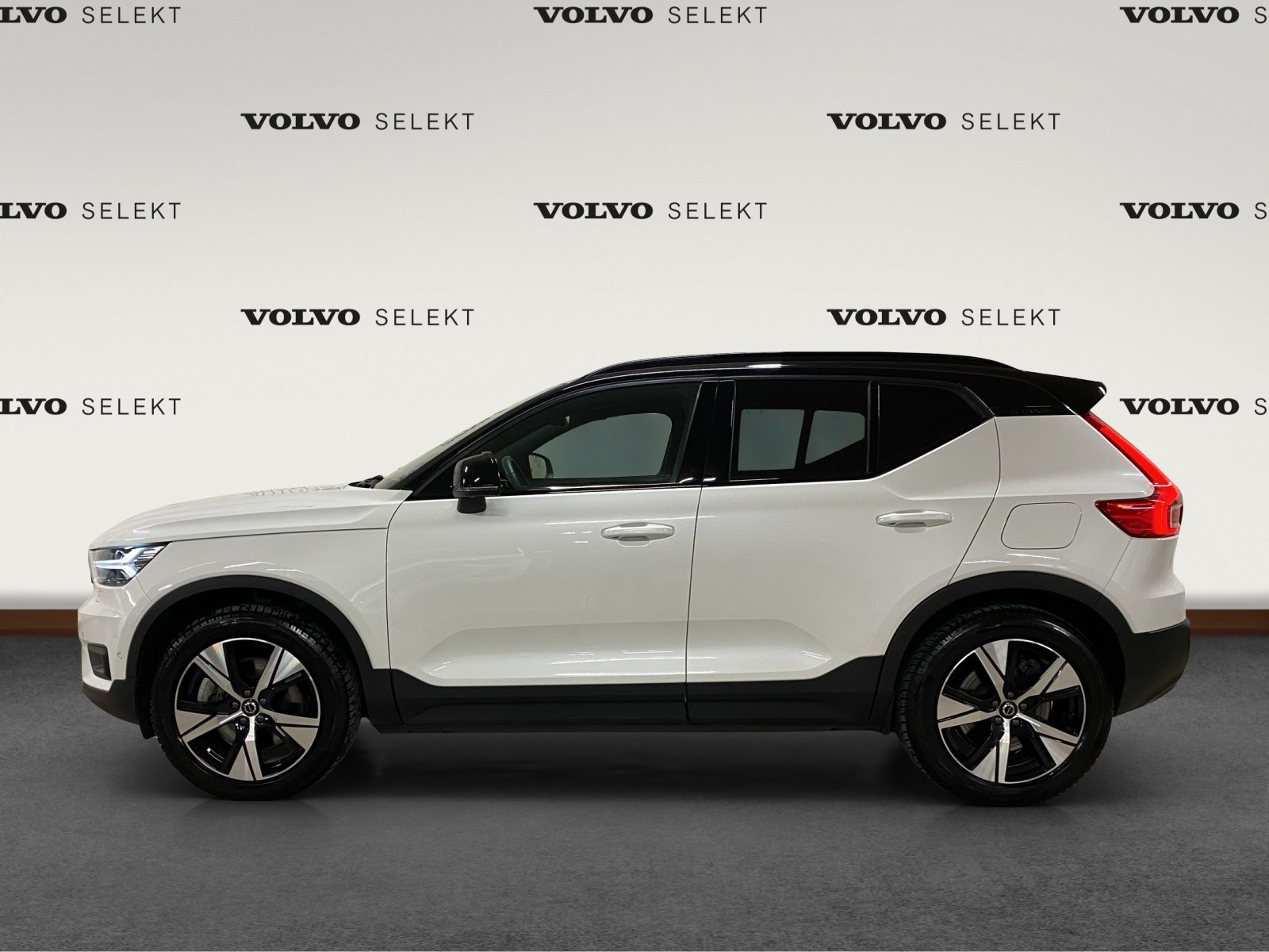 VOLVO XC40 P8 Twin Pro AWD, Elektro, Occasion / Gebraucht, Automatik - 2