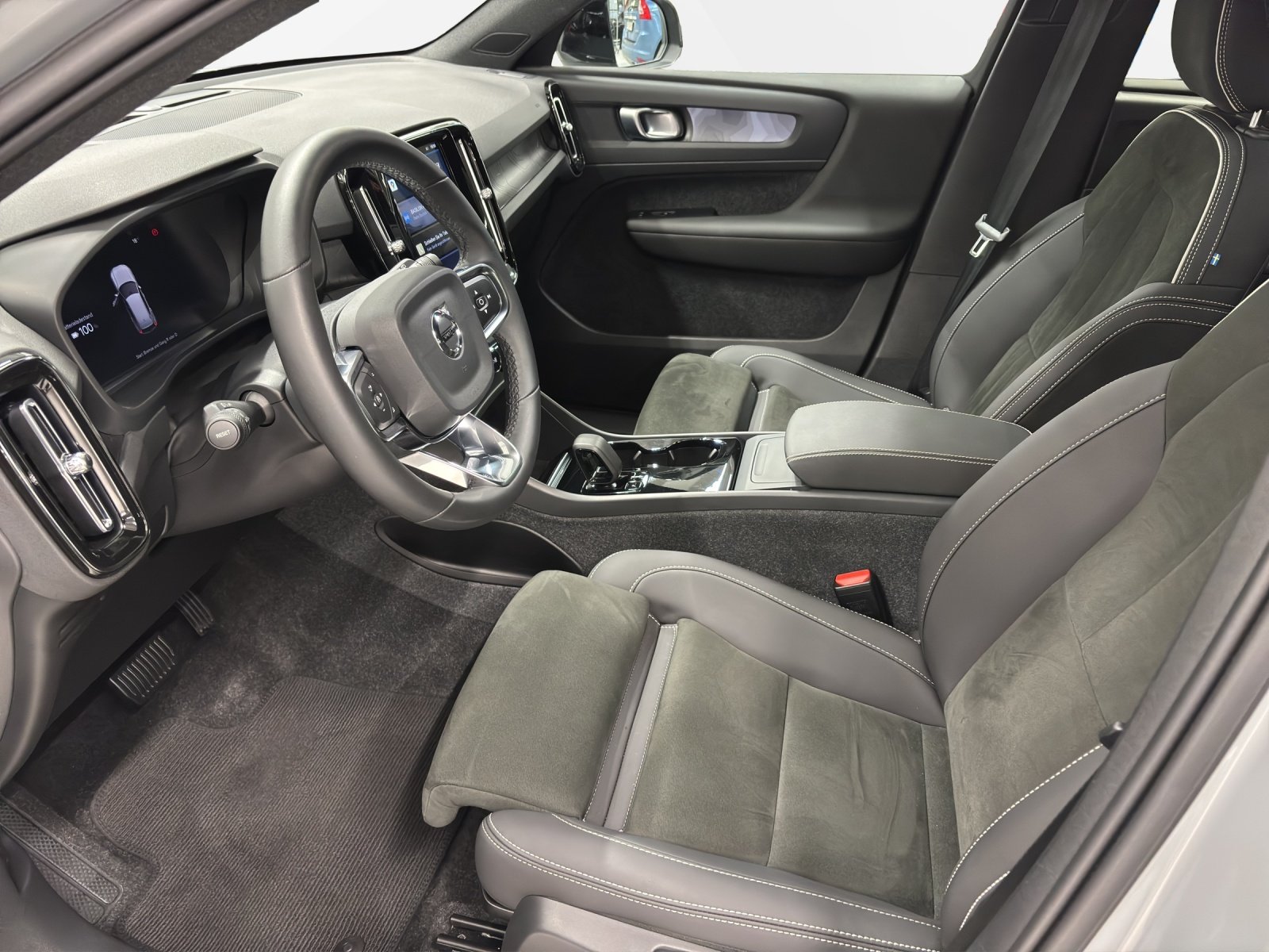 VOLVO XC40 E80 Twin Plus AWD, Électrique, Occasion / Utilisé, Automatique - 4