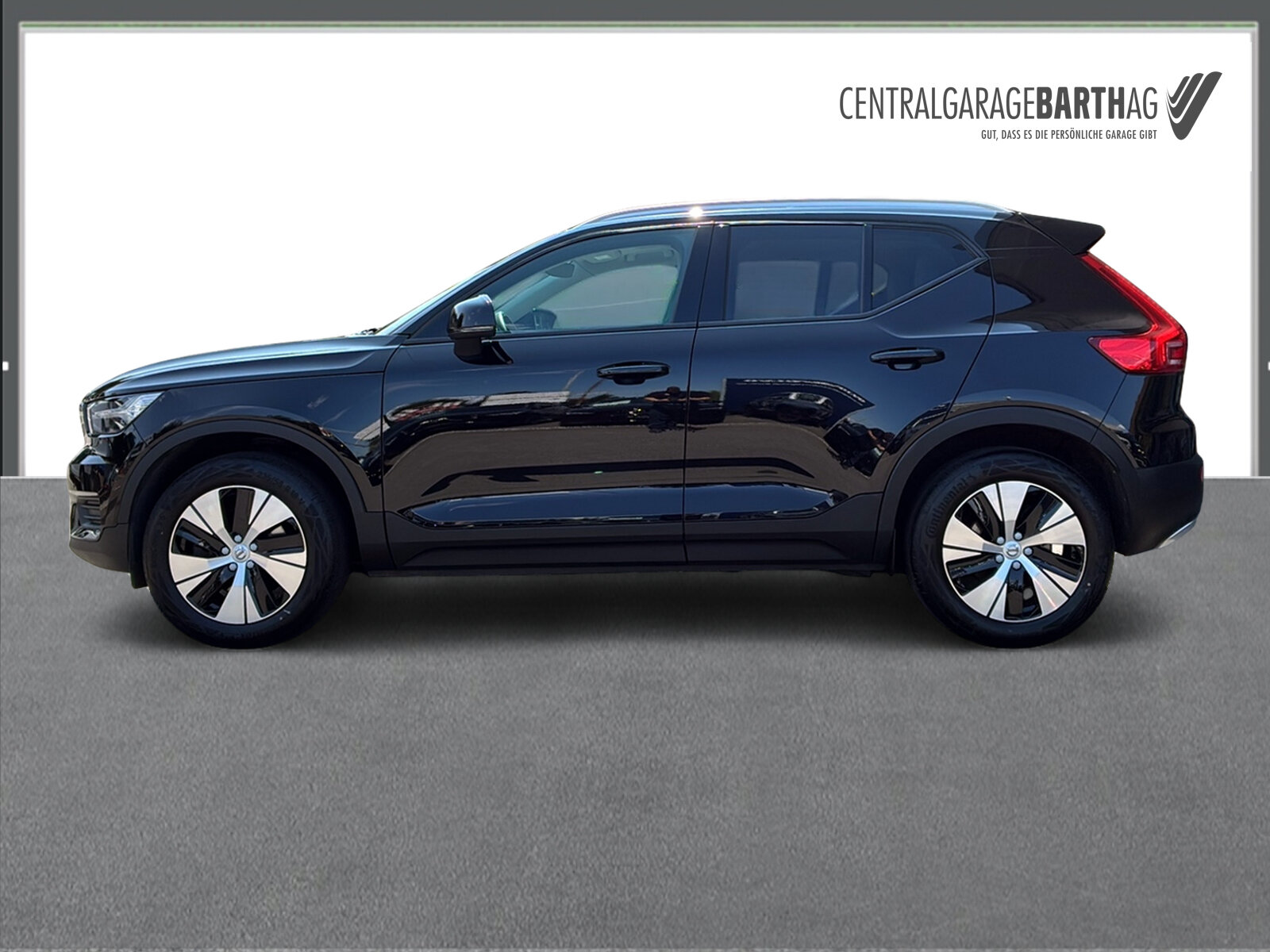 VOLVO XC40 2.0 D4 Momentum AWD, Diesel, Second hand / Used, Automatic - 4