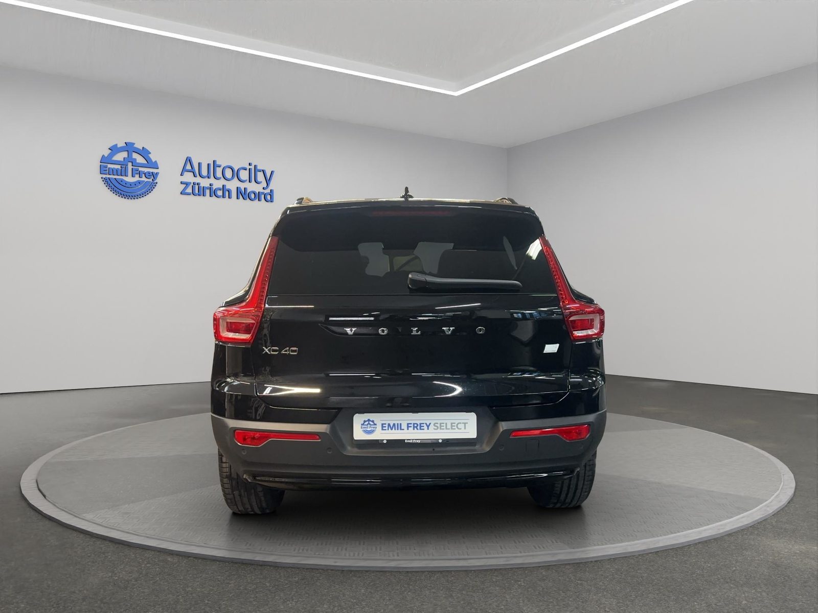 VOLVO XC40 1.5 T5 PiH Ultimate Dark, Plug-in-Hybrid Benzin/Elektro, Occasion / Gebraucht, Automatik - 4