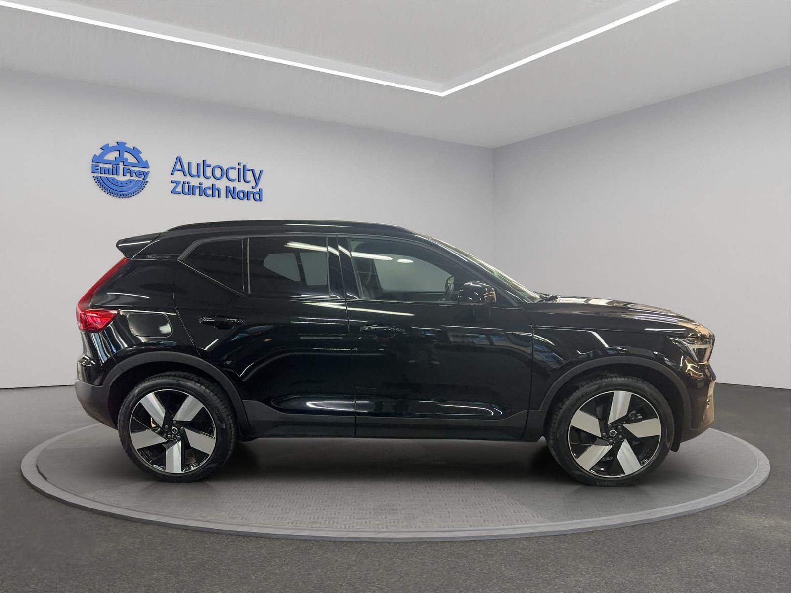 VOLVO XC40 1.5 T5 PiH Ultimate Dark, Plug-in-Hybrid Benzin/Elektro, Occasion / Gebraucht, Automatik - 5