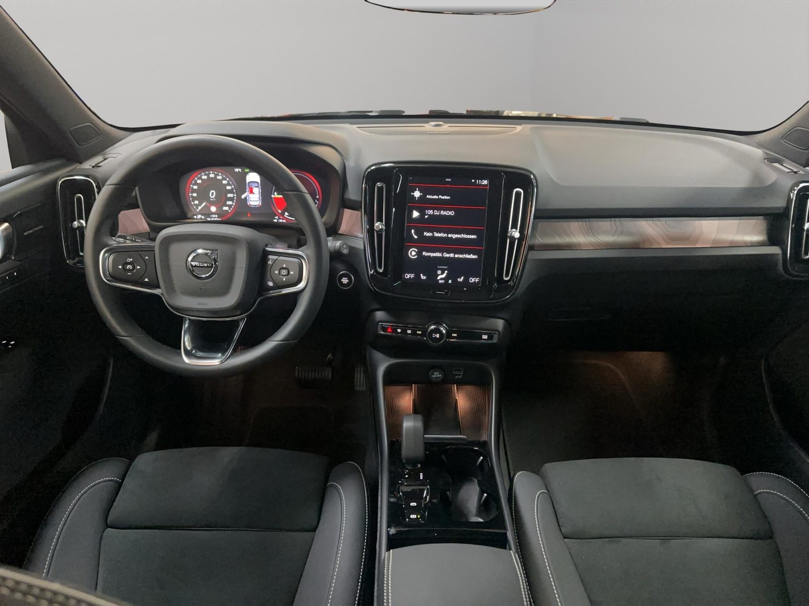 VOLVO XC40 1.5 T5 PiH Ultimate Dark, Plug-in-Hybrid Benzin/Elektro, Occasion / Gebraucht, Automatik - 6