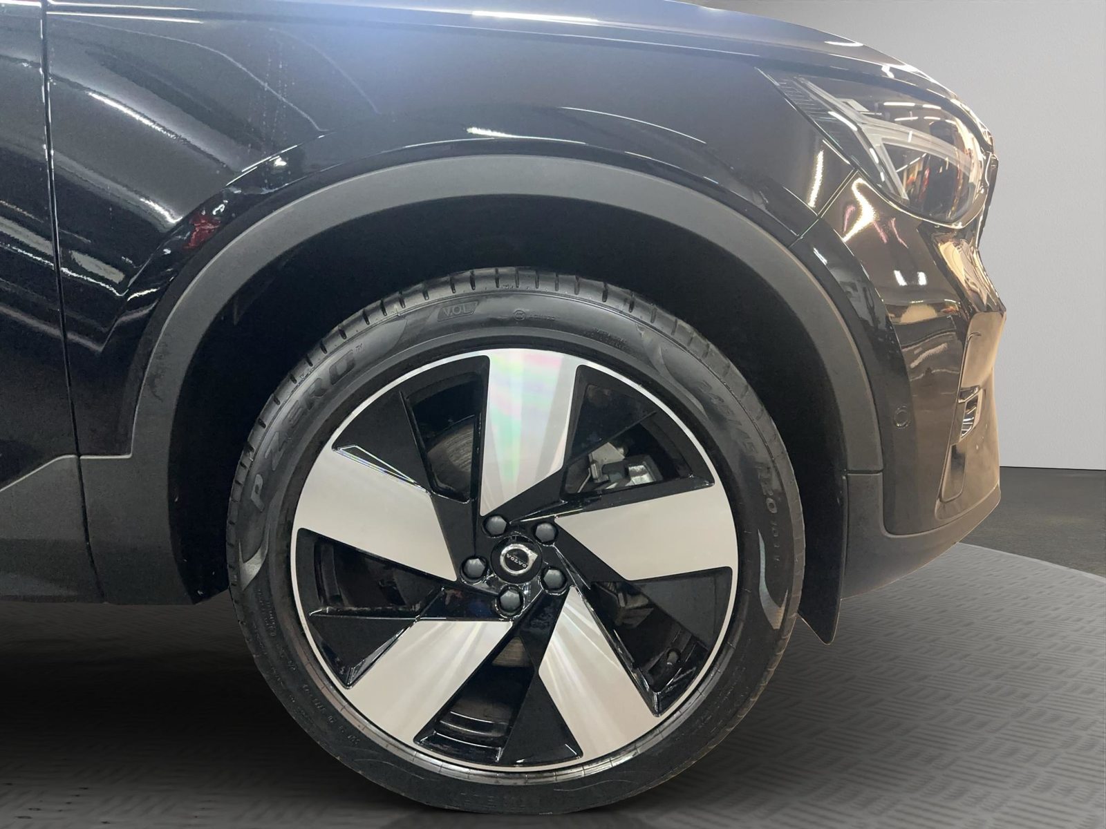 VOLVO XC40 1.5 T5 PiH Ultimate Dark, Plug-in-Hybrid Benzin/Elektro, Occasion / Gebraucht, Automatik - 7