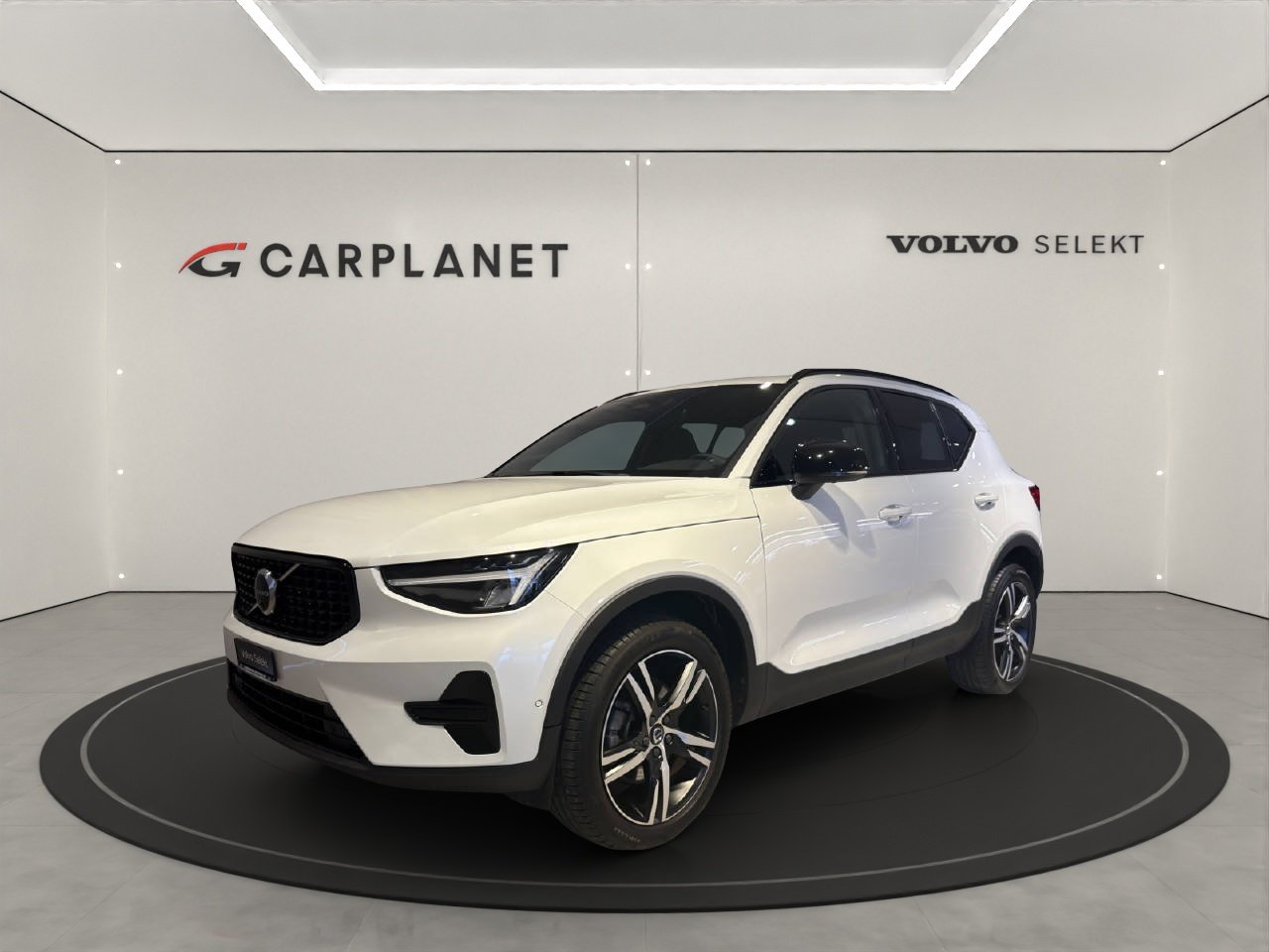 VOLVO XC40 2.0 B3 MH Plus Dark