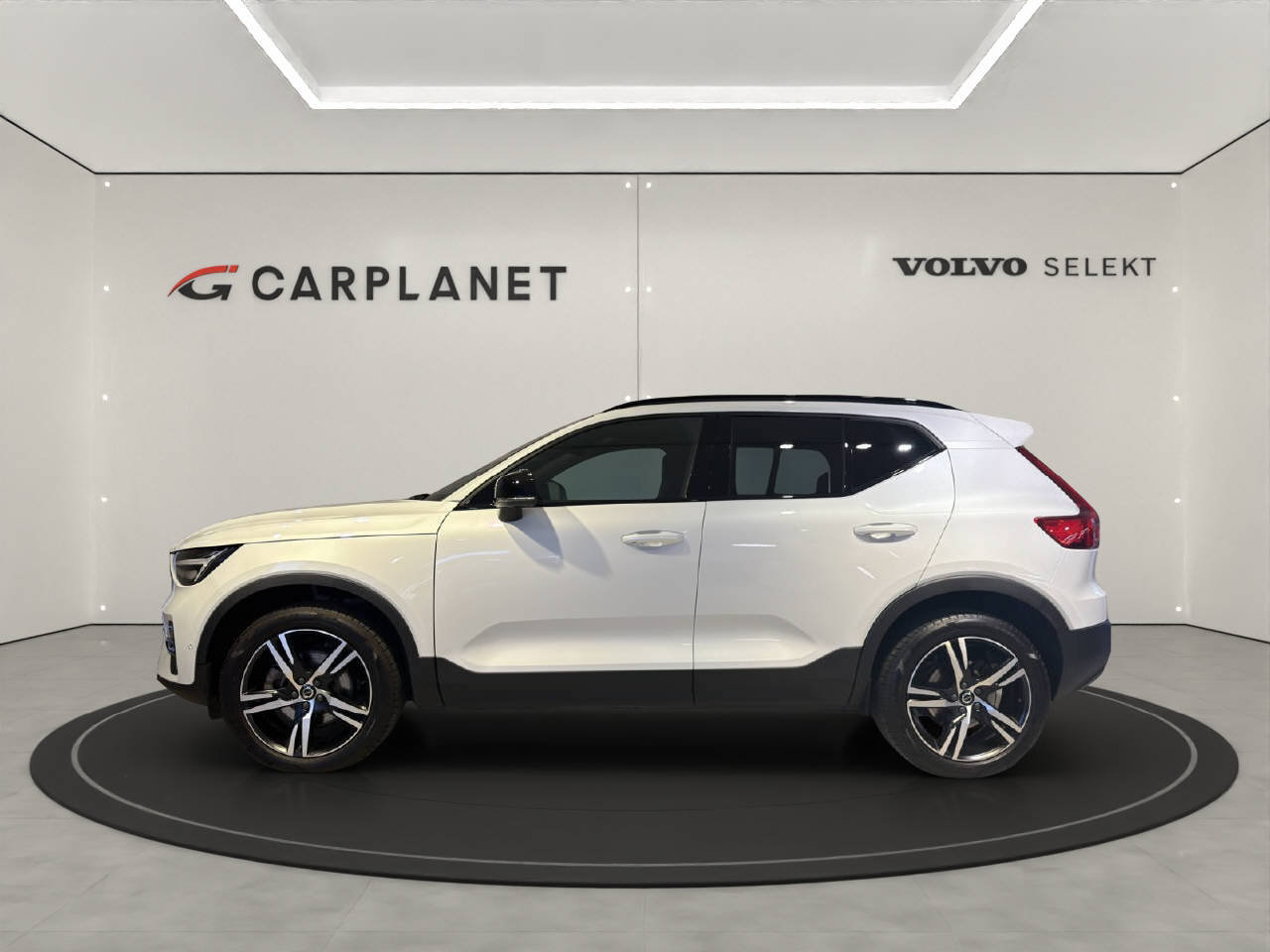 VOLVO XC40 2.0 B3 MH Plus Dark, Mild-Hybrid Benzin/Elektro, Occasion / Gebraucht, Automatik - 3