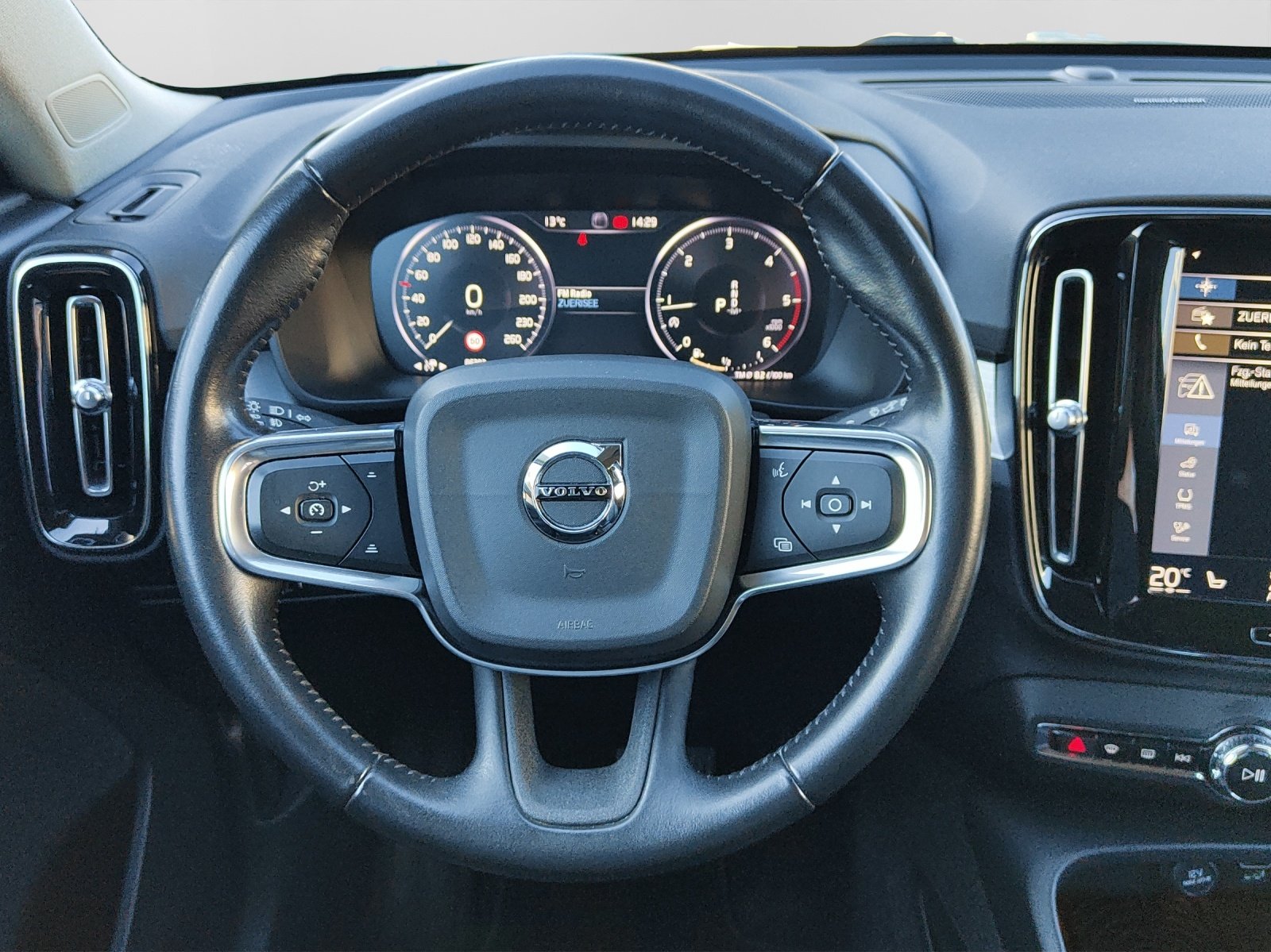 VOLVO XC40 2.0 D4 Momentum AWD, Diesel, Occasion / Gebraucht, Automatik - 7