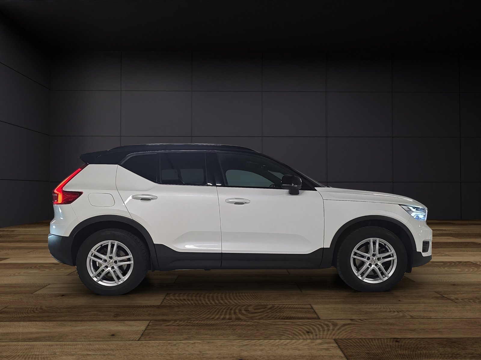 VOLVO XC40 D4 AWD R-Design Geartronic, Diesel, Occasion / Utilisé, Automatique - 5
