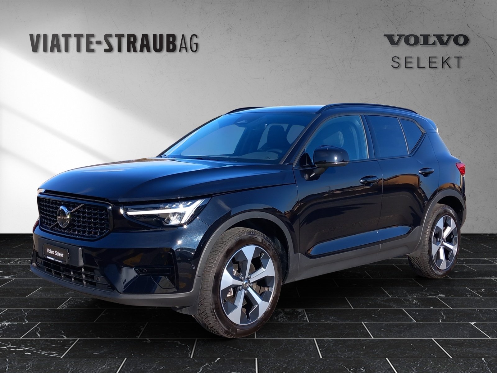 VOLVO XC40 2.0 B3 MH Plus Dark