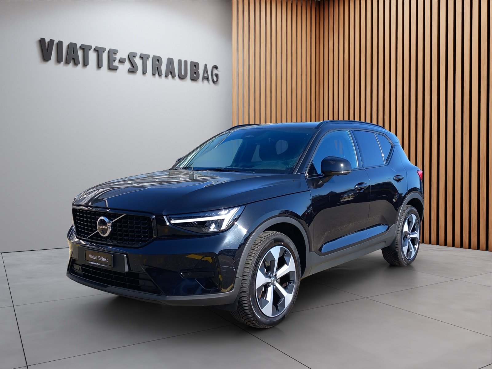 VOLVO XC40 2.0 B3 MH Plus Dark