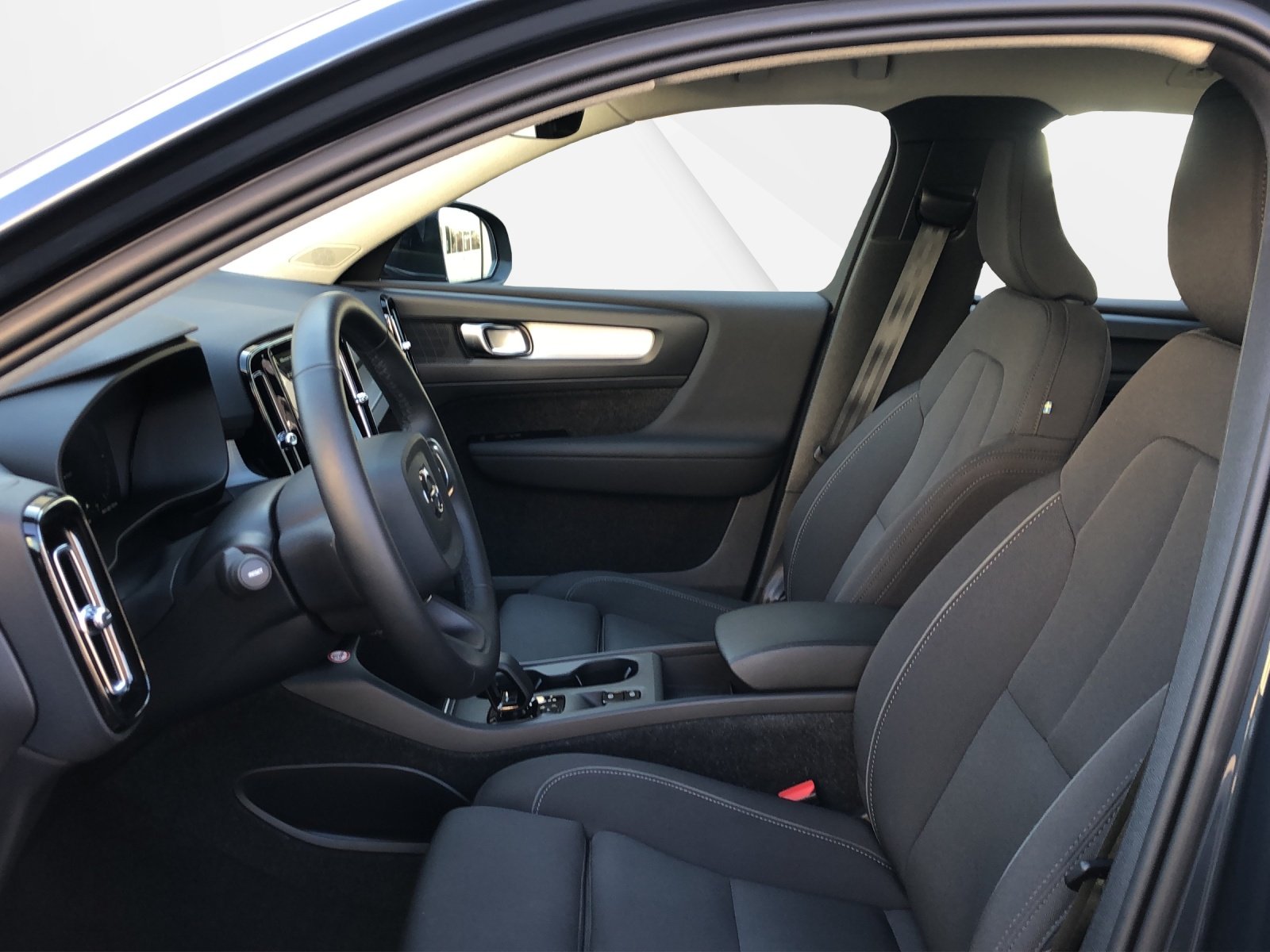 VOLVO XC40 1.5 T4 PiH Inscription Expression, Plug-in-Hybrid Benzin/Elektro, Occasion / Gebraucht, Automatik - 3