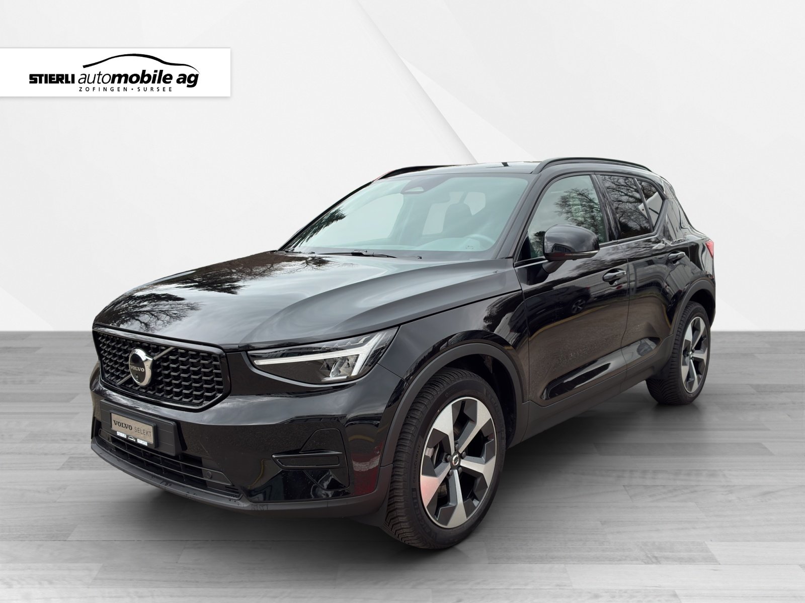 VOLVO XC40 2.0 B3 MH Plus Dark