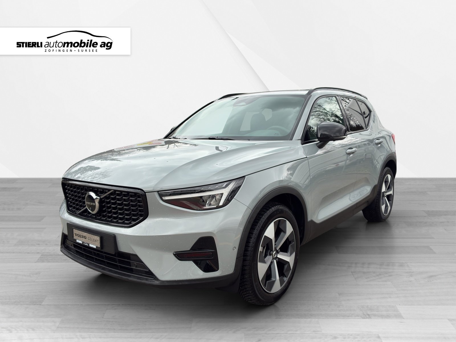 VOLVO XC40 2.0 B3 MH Plus Dark