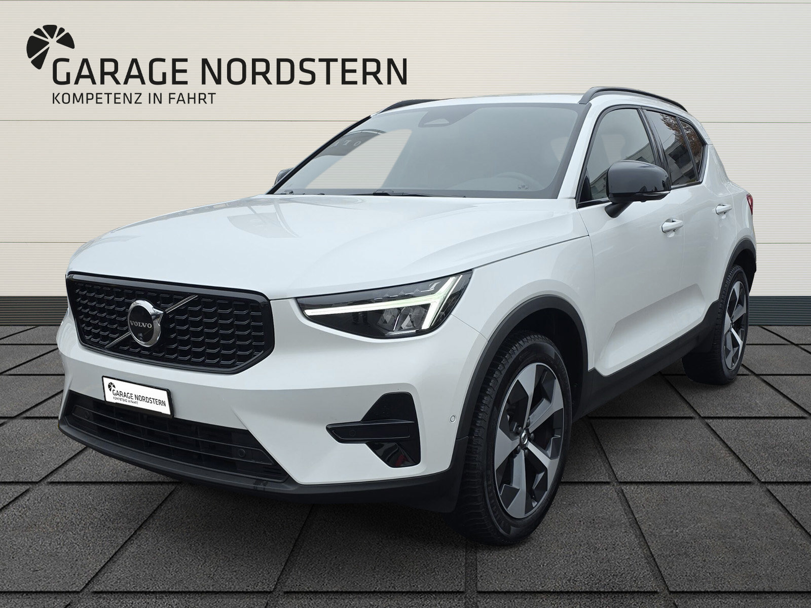 VOLVO XC40 2.0 B4 MH Plus Dark