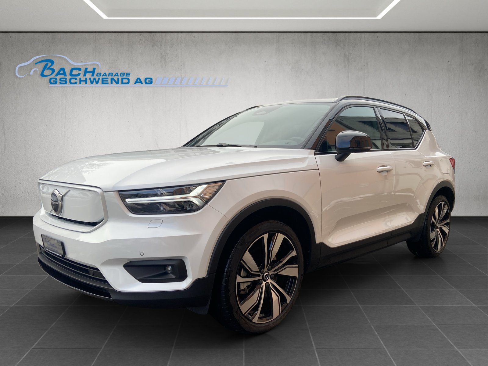 VOLVO XC40 P8 AWD Pure Electric R-Design