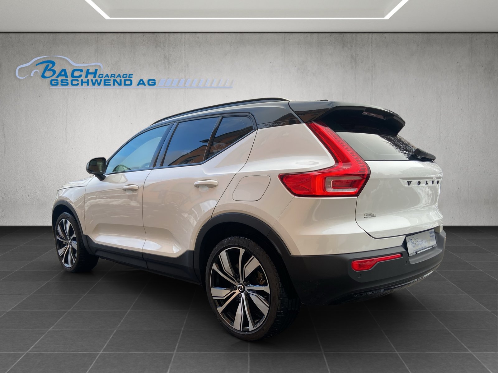 VOLVO XC40 P8 AWD Pure Electric R-Design, Elektro, Occasion / Gebraucht, Automatik - 5