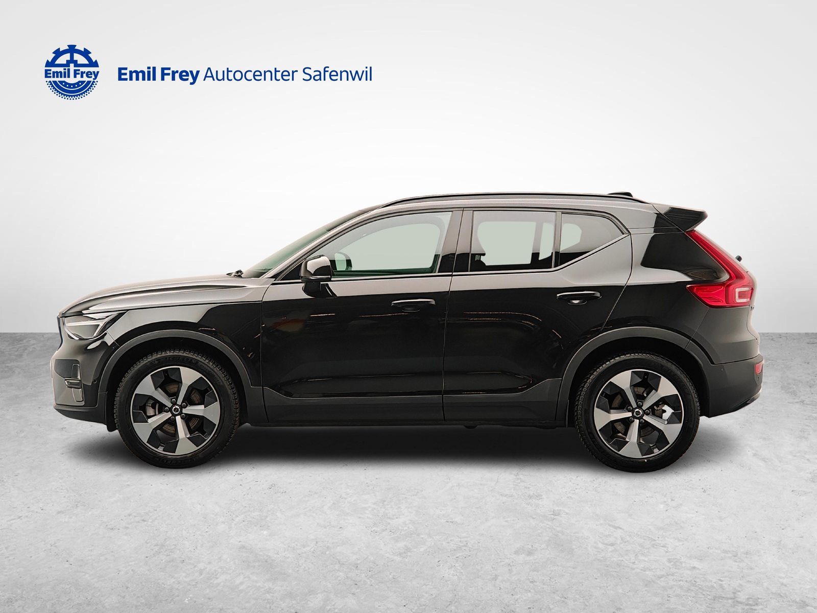 VOLVO XC40 2.0 B3 MH Plus Dark, Mild-Hybrid Petrol/Electric, Second hand / Used, Automatic - 2