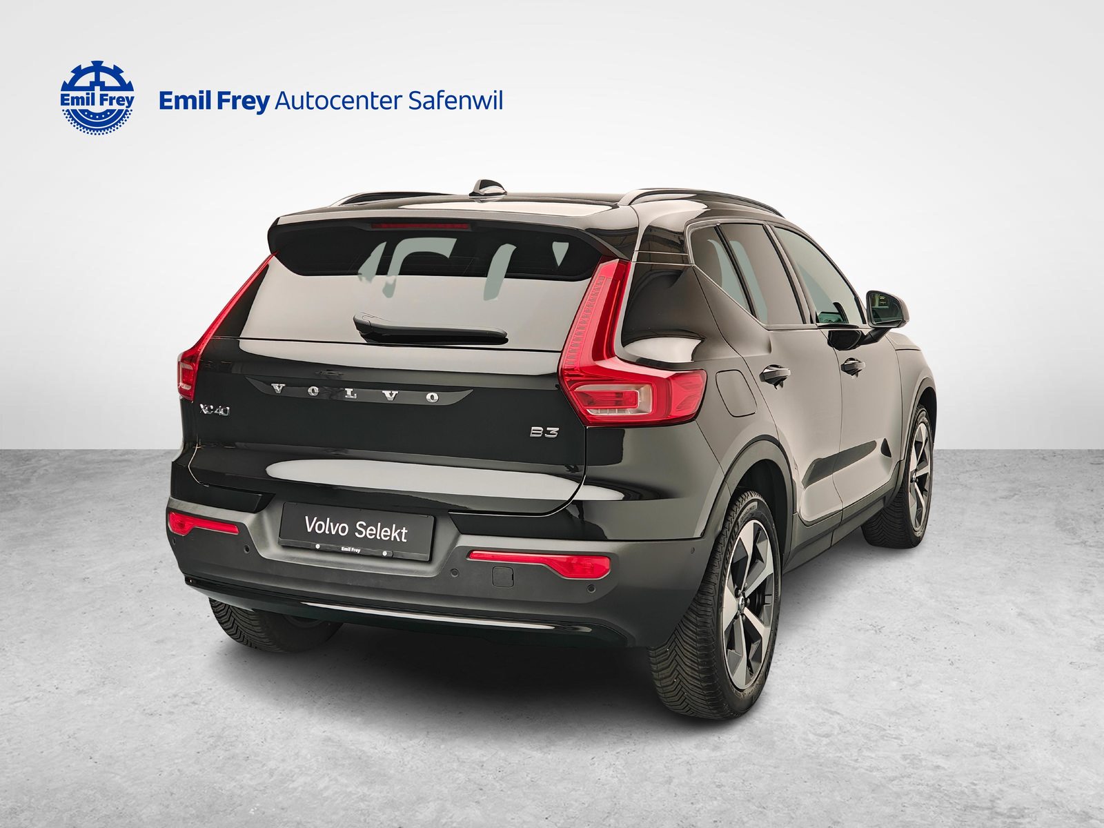 VOLVO XC40 2.0 B3 MH Plus Dark, Mild-Hybrid Petrol/Electric, Second hand / Used, Automatic - 5