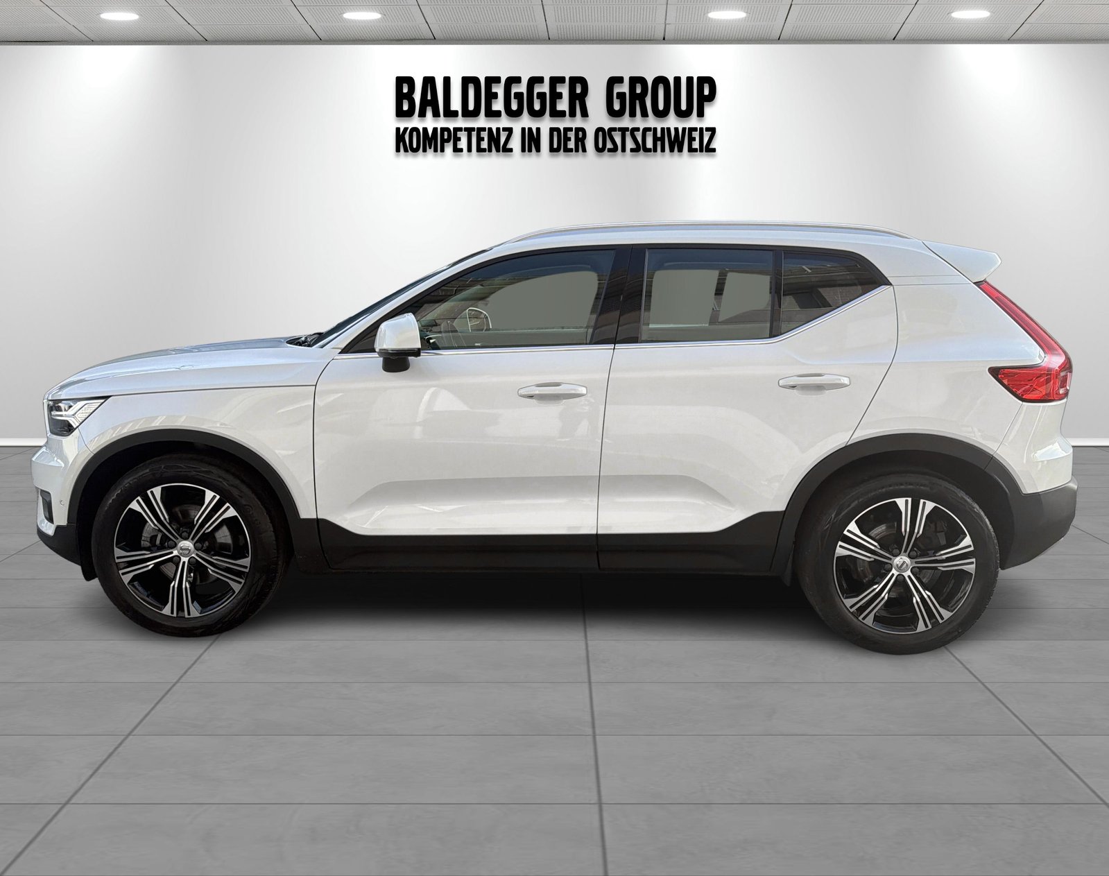 VOLVO XC40 B4 B AWD Inscription, Full-Hybrid Petrol/Electric, Second hand / Used, Automatic - 2
