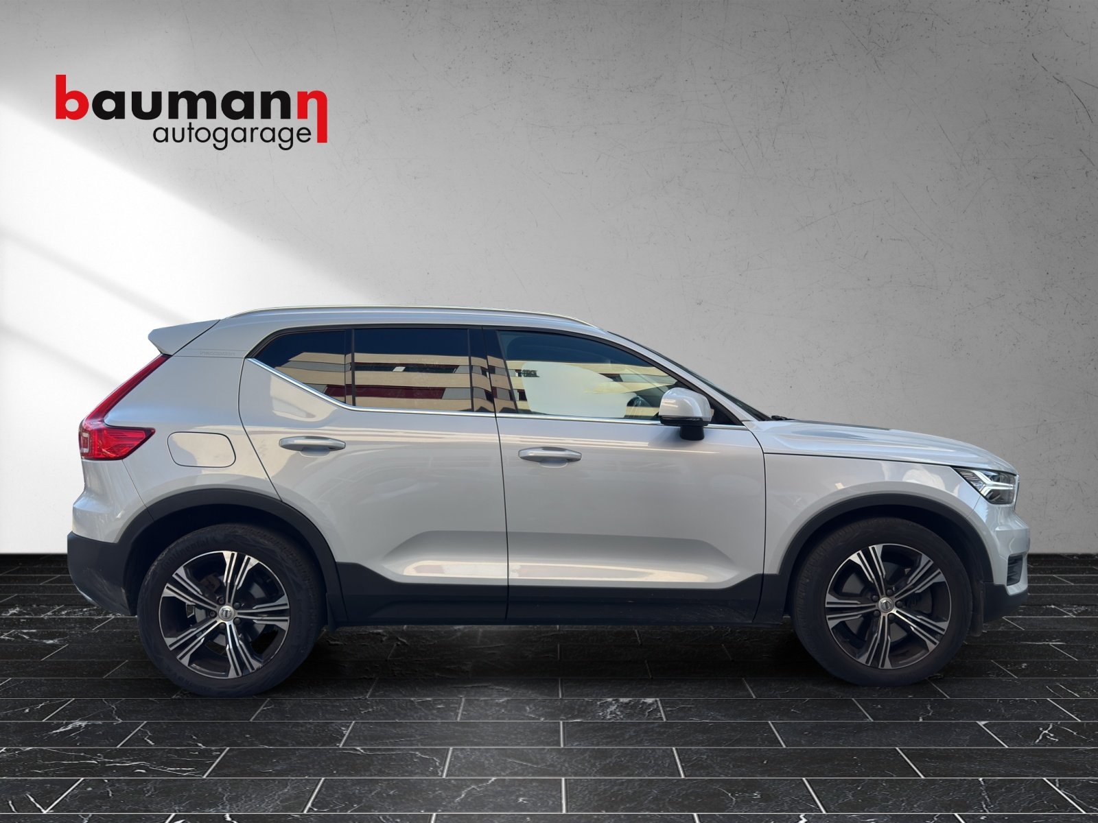 VOLVO XC40 T5 TwE Inscription DCT, Plug-in-Hybrid Benzin/Elektro, Occasion / Gebraucht, Automatik - 2