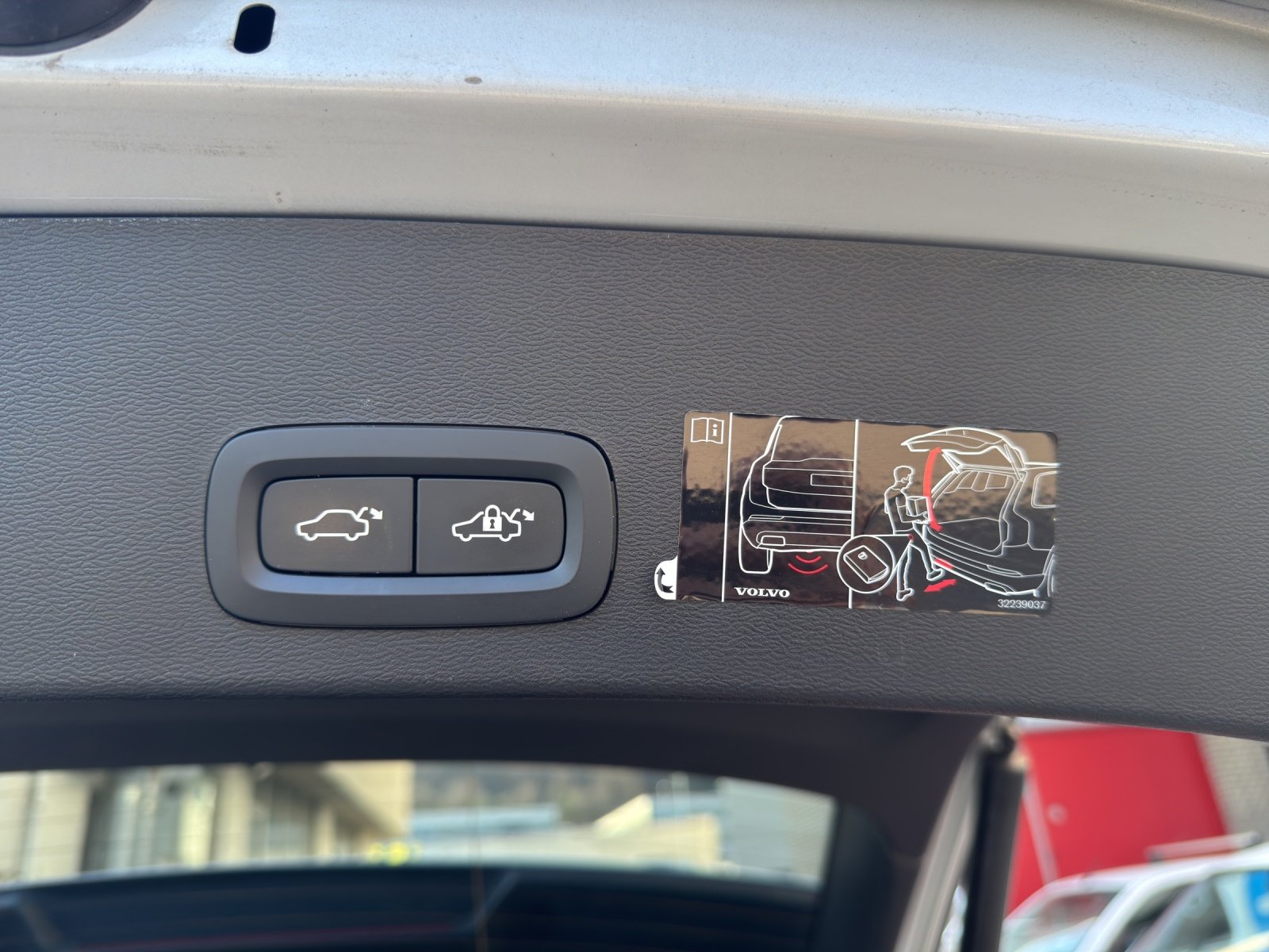 VOLVO XC40 T5 TwE Inscription DCT, Plug-in-Hybrid Benzin/Elektro, Occasion / Gebraucht, Automatik - 6