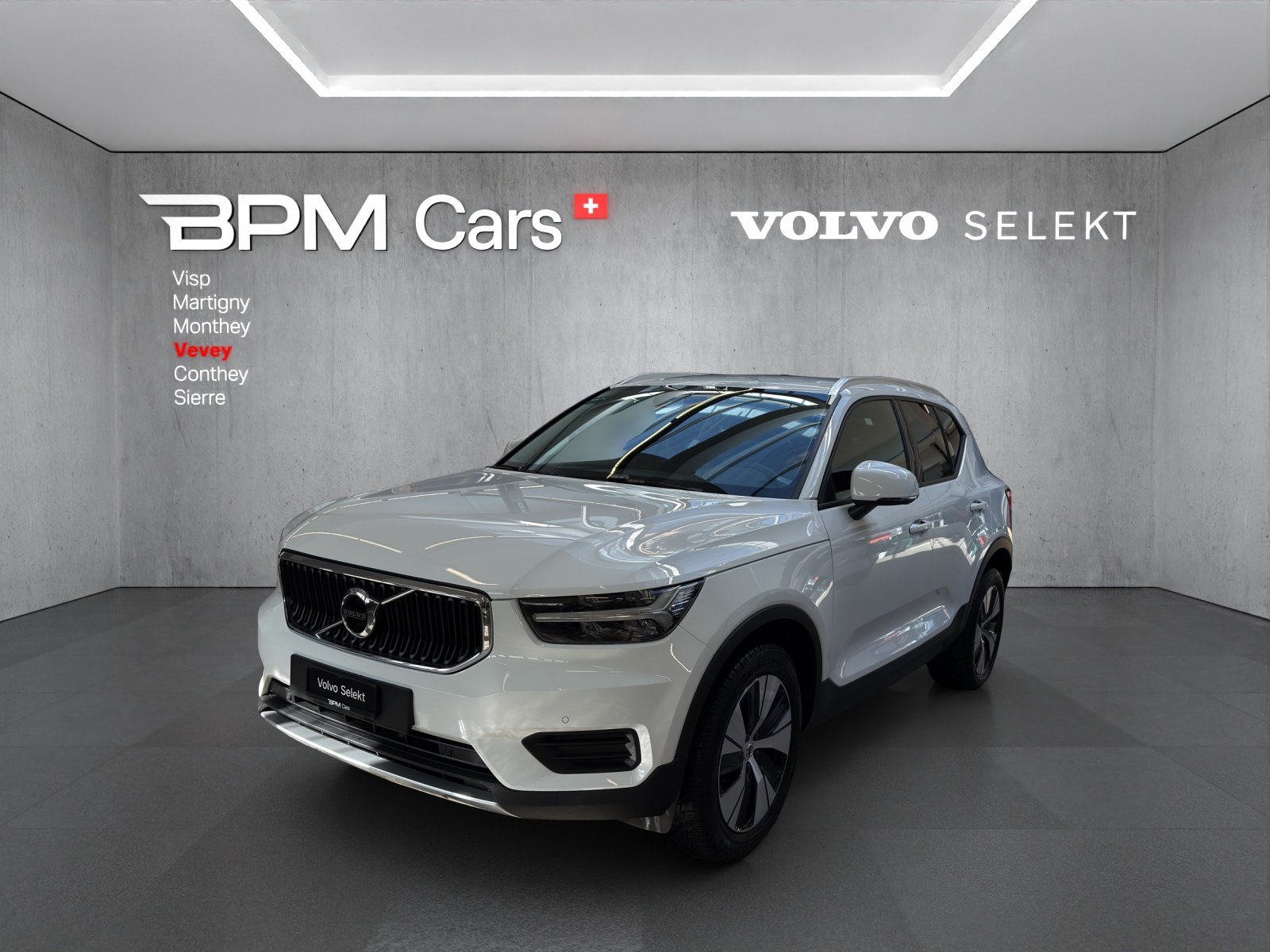 VOLVO XC40 T2 Momentum Geartronic, Essence, Occasion / Utilisé, Automatique - 2