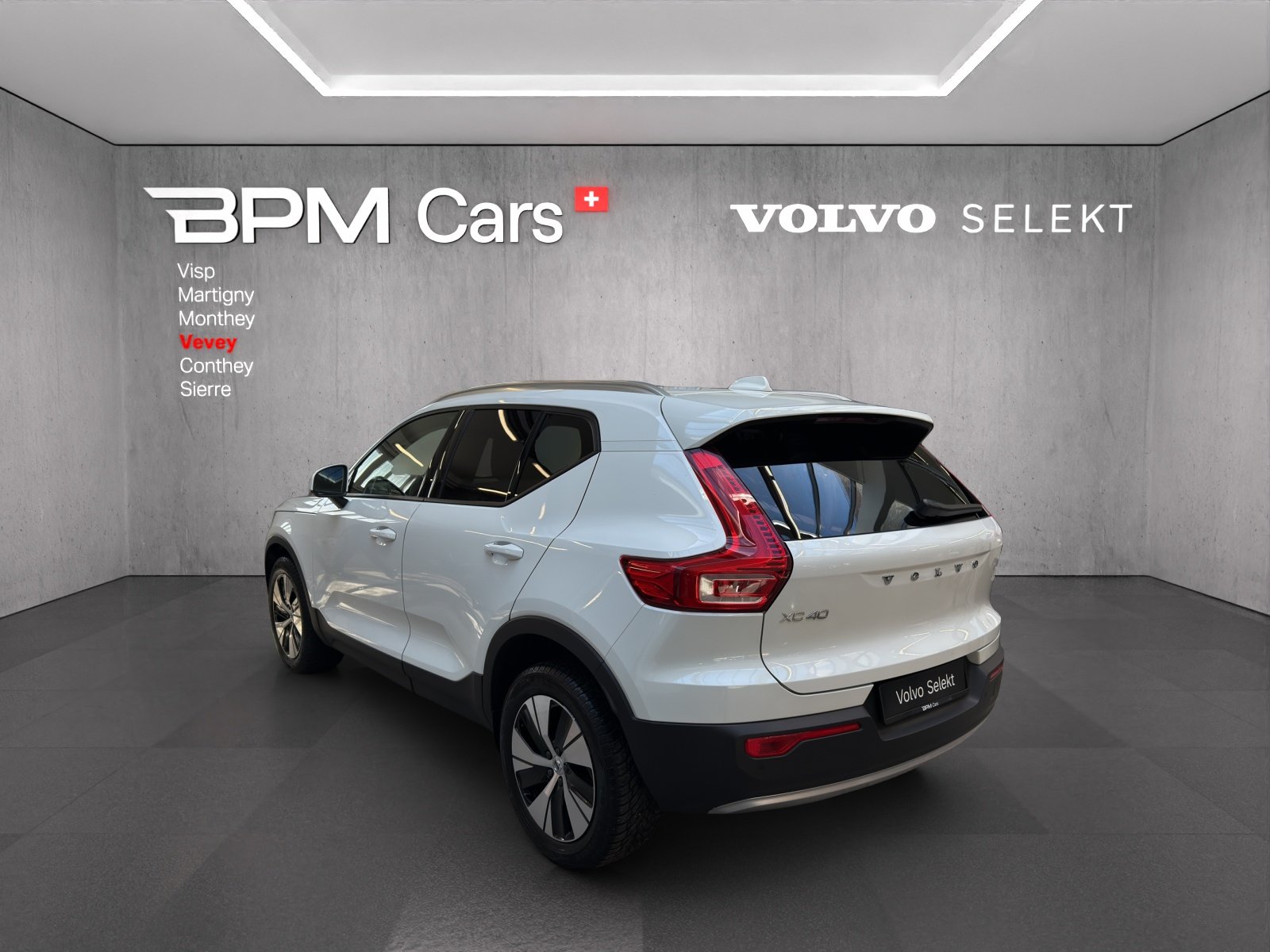 VOLVO XC40 T2 Momentum Geartronic, Essence, Occasion / Utilisé, Automatique - 3