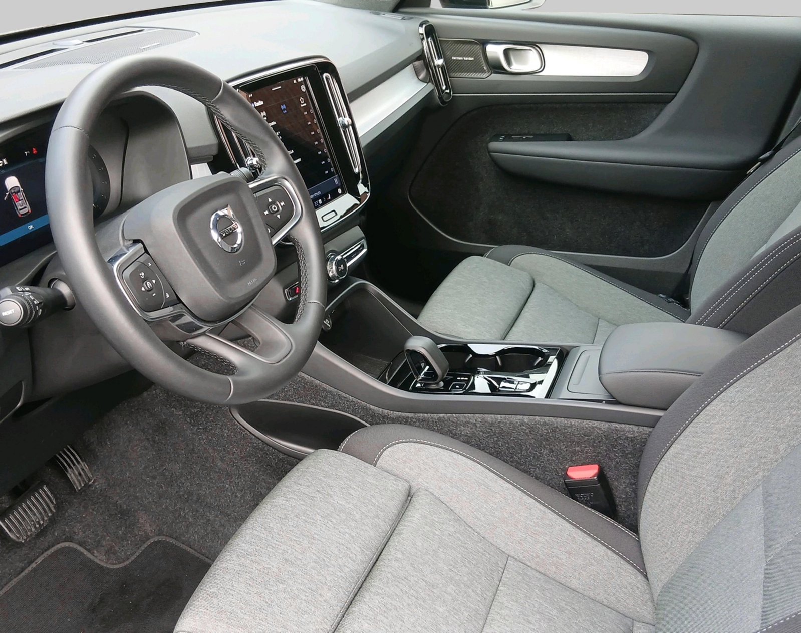 VOLVO XC40 2.0 B3 MH Plus Dark, Hybride Integrale Benzina/Elettrica, Occasioni / Usate, Automatico - 3