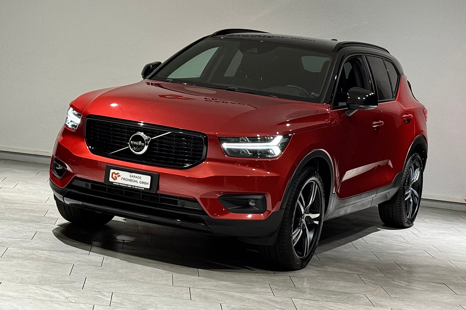 VOLVO XC40 D4 AWD R-Design Geartronic AHK 2100Kg