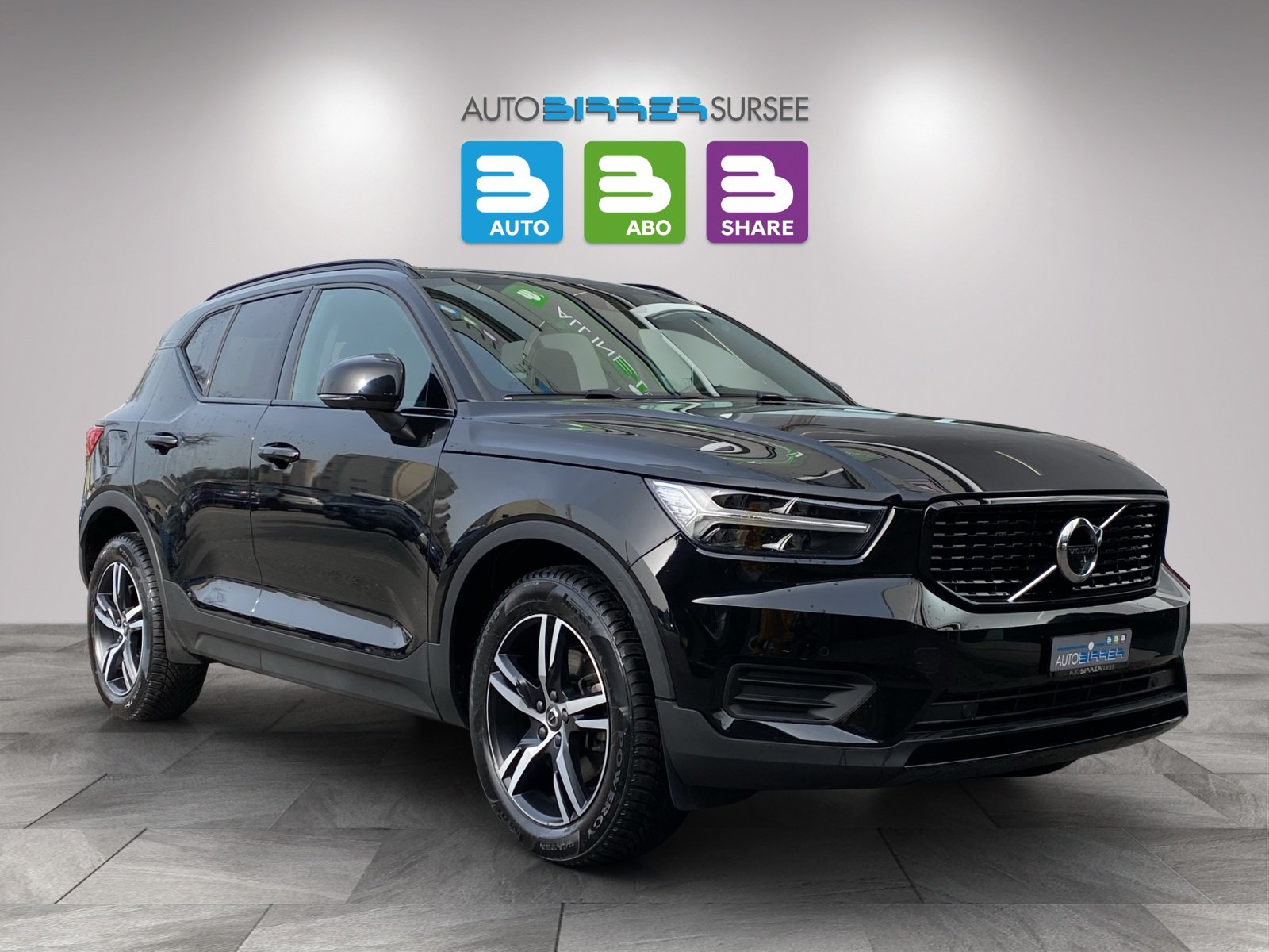VOLVO XC40 2.0 D4 R-Design AWD, Diesel, Second hand / Used, Automatic - 3