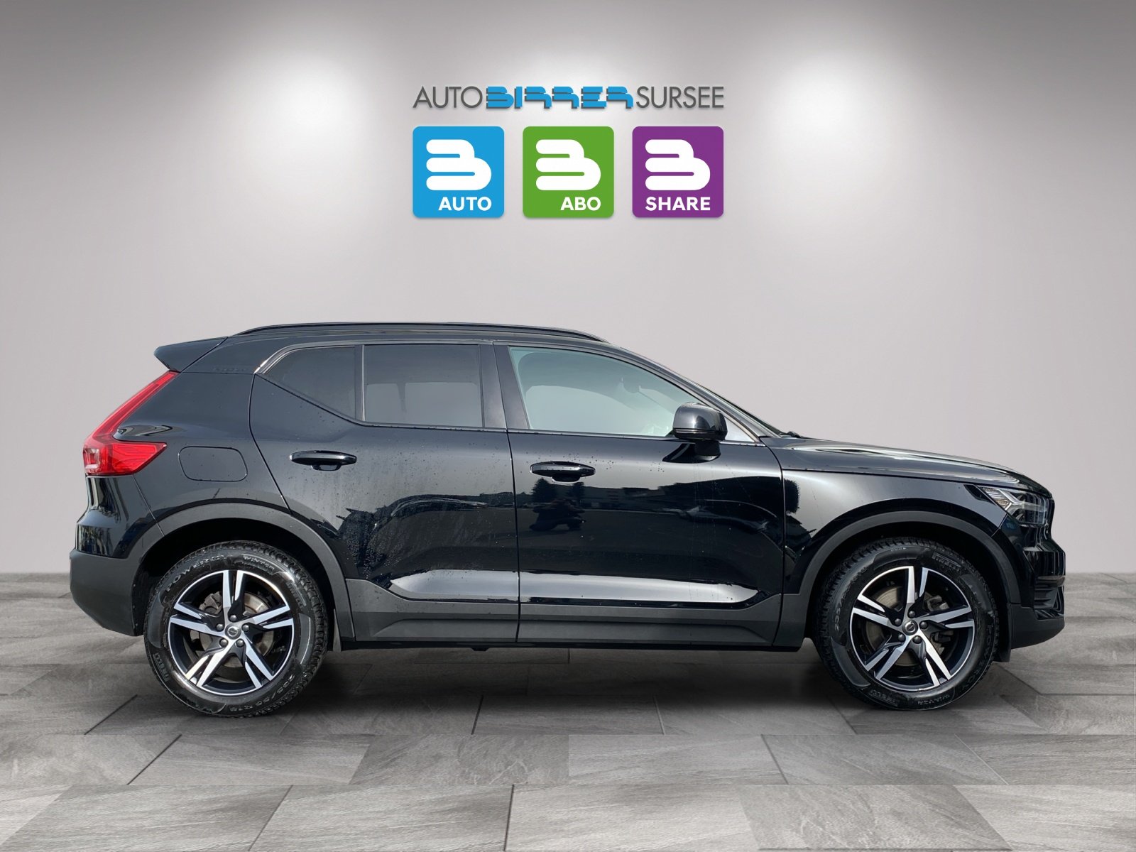 VOLVO XC40 2.0 D4 R-Design AWD, Diesel, Second hand / Used, Automatic - 4