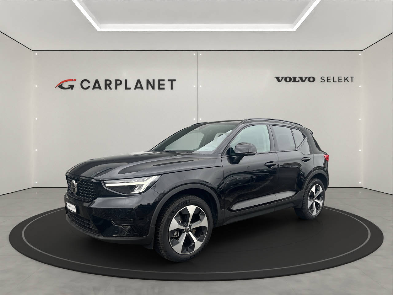 VOLVO XC40 2.0 B3 MH Plus Dark