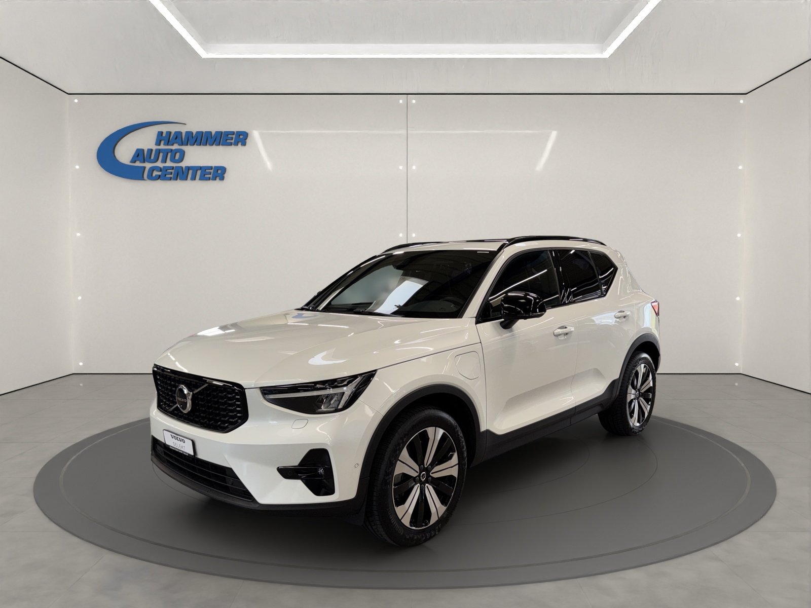 VOLVO XC40 1.5 T5 PiH Ultimate Dark