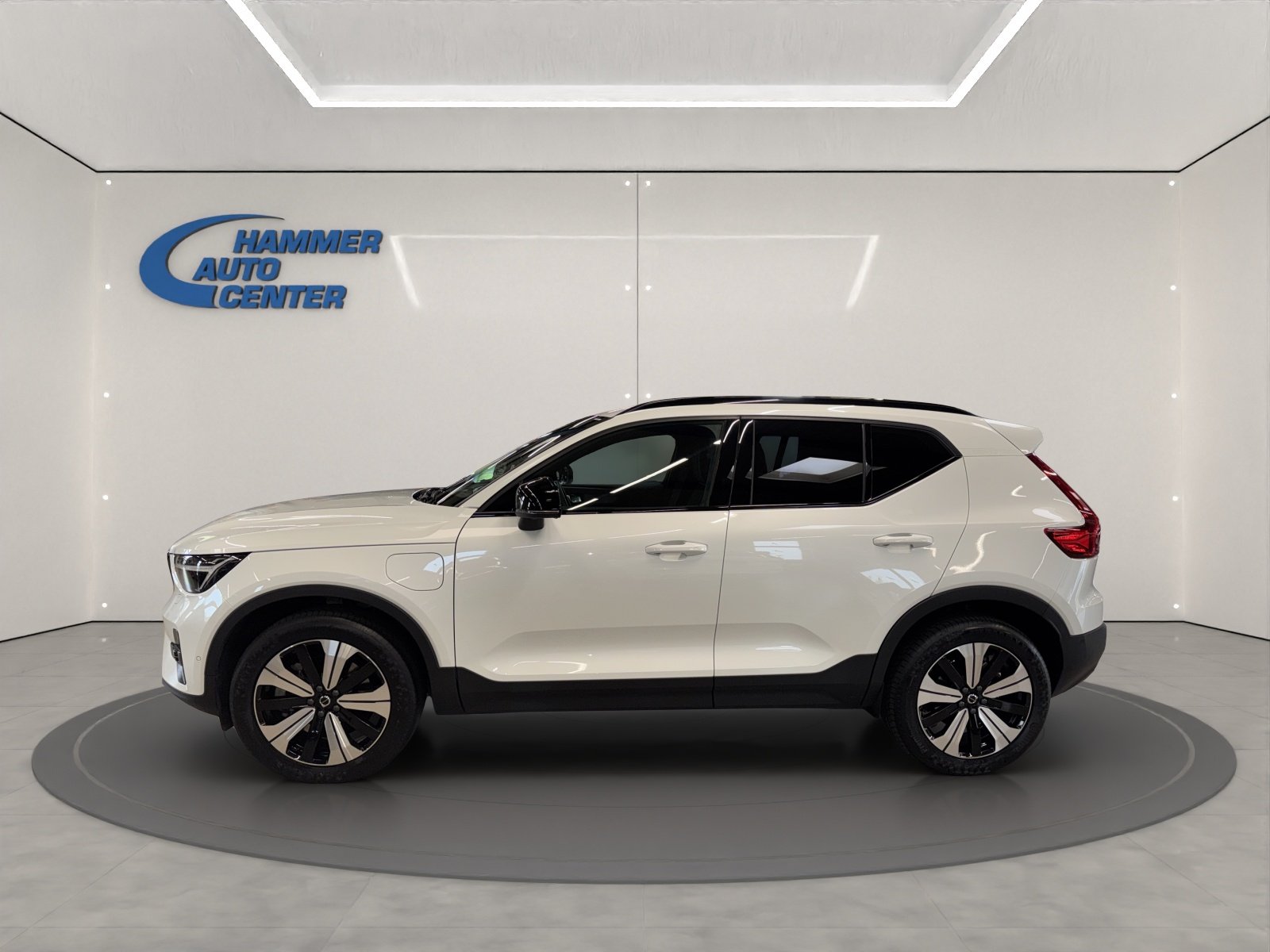 VOLVO XC40 1.5 T5 PiH Ultimate Dark, Plug-in-Hybrid Benzina/Elettrica, Occasioni / Usate, Automatico - 2