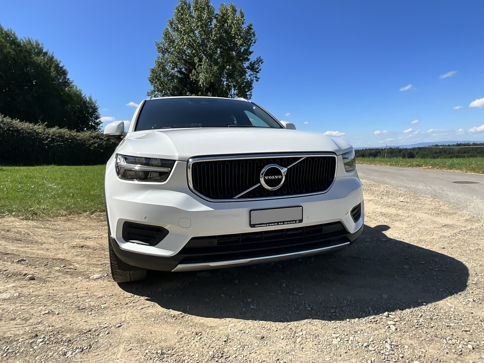 VOLVO XC40 2.0 D4 Momentum AWD, Diesel, Second hand / Used, Automatic - 2