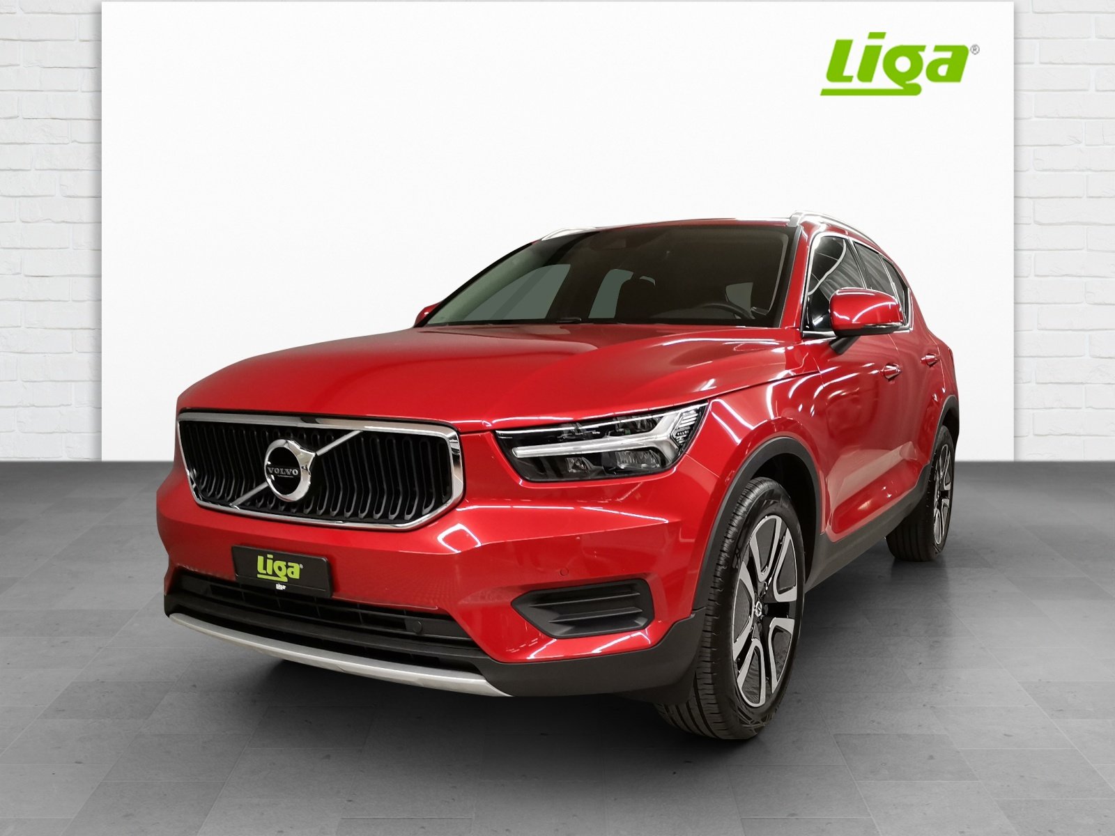 VOLVO XC40 1.5 T3 Momentum, Petrol, Second hand / Used, Automatic - 2