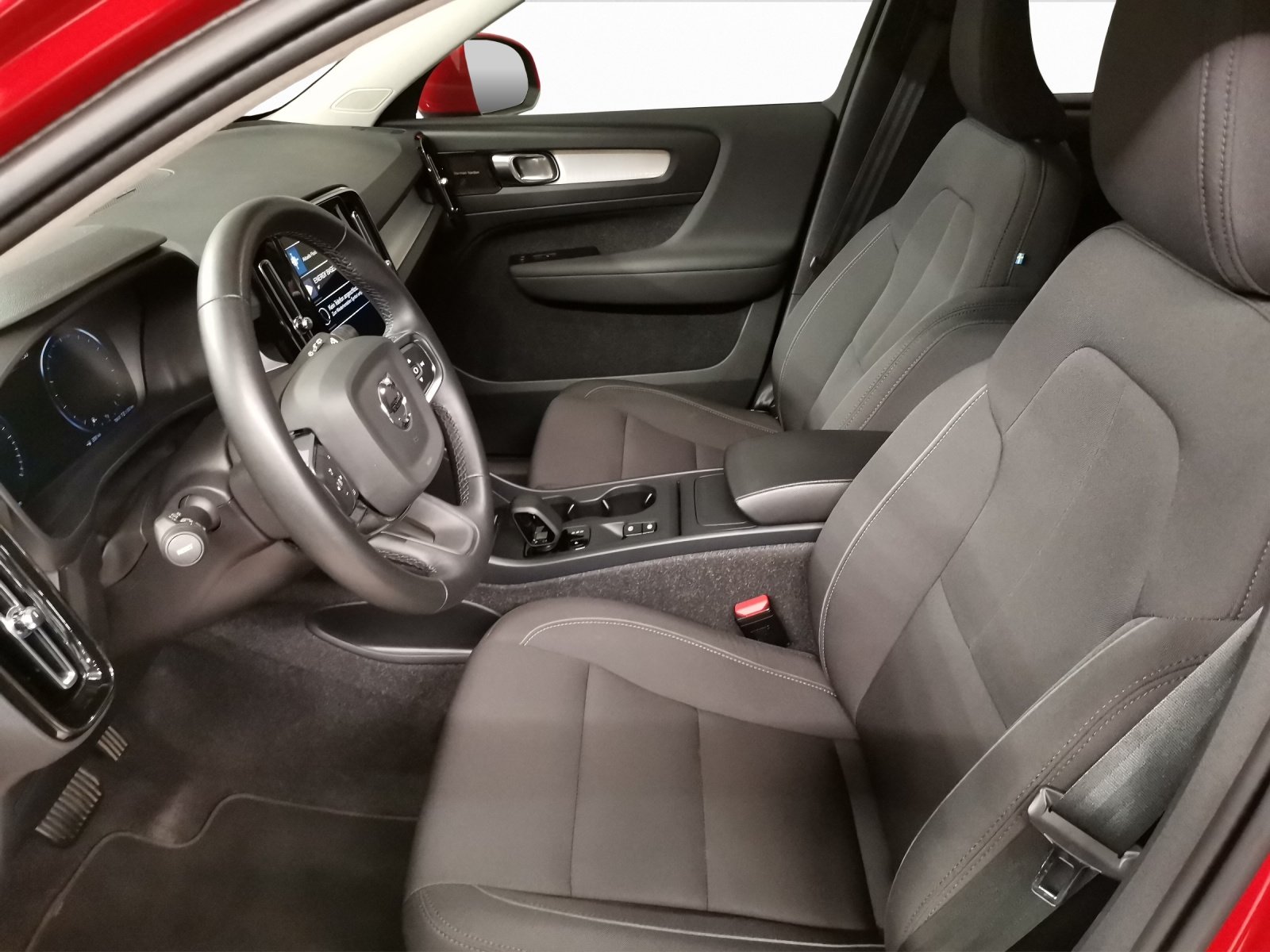 VOLVO XC40 1.5 T3 Momentum, Petrol, Second hand / Used, Automatic - 7